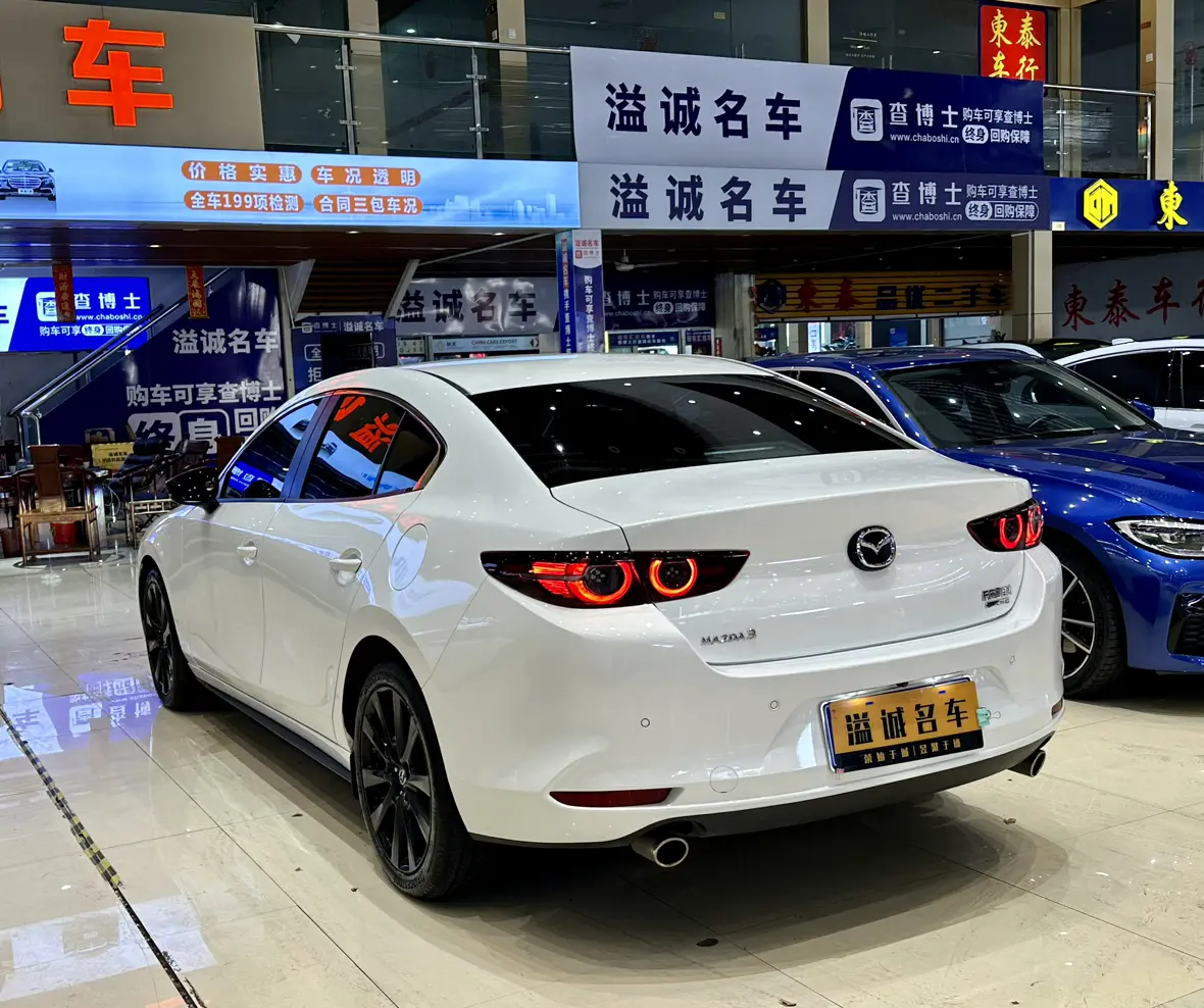 Mazda Axela