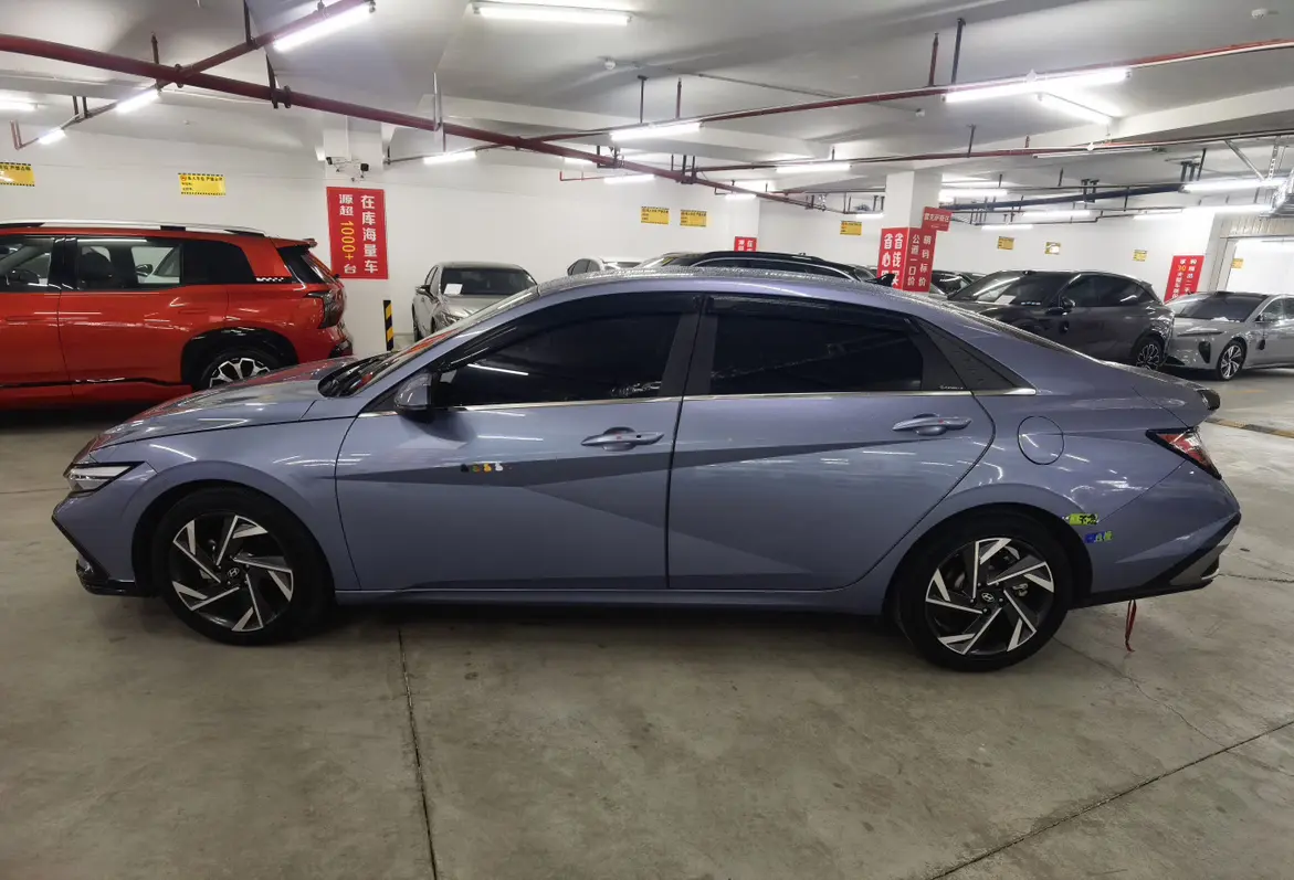 Hyundai Elantra