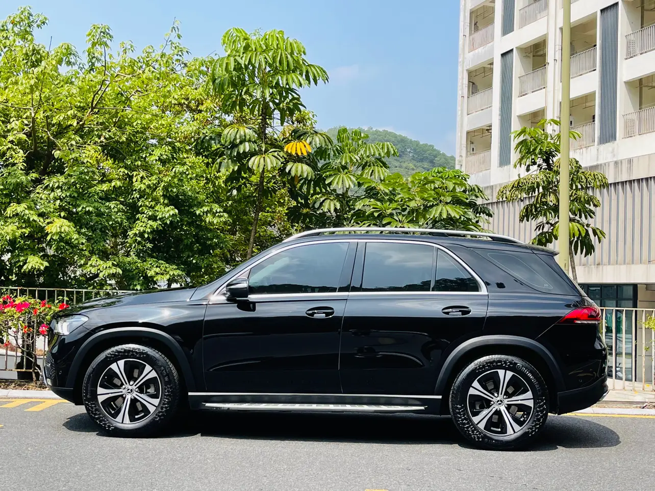 Mercedes-Benz GLE (Imported)