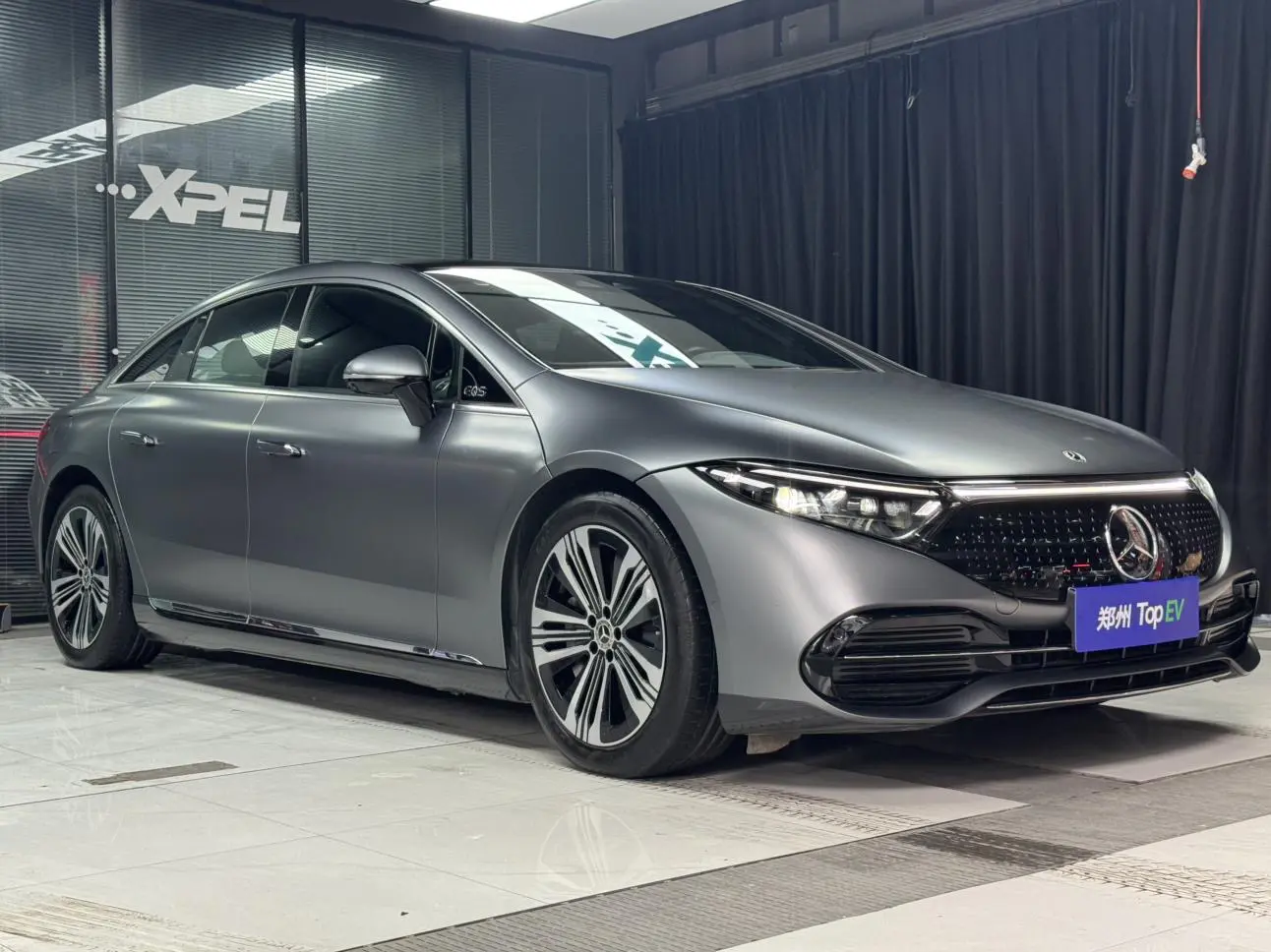 Mercedes-Benz EQS