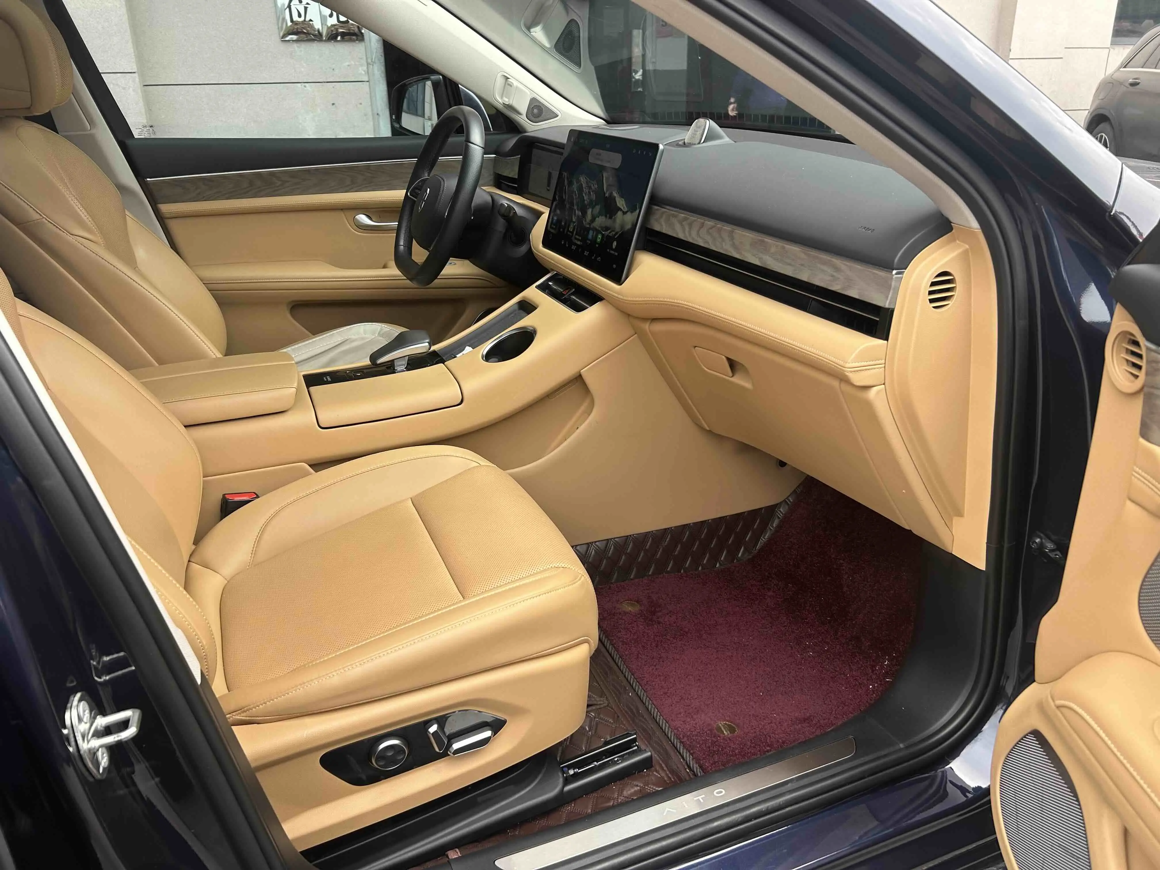 AITO M5