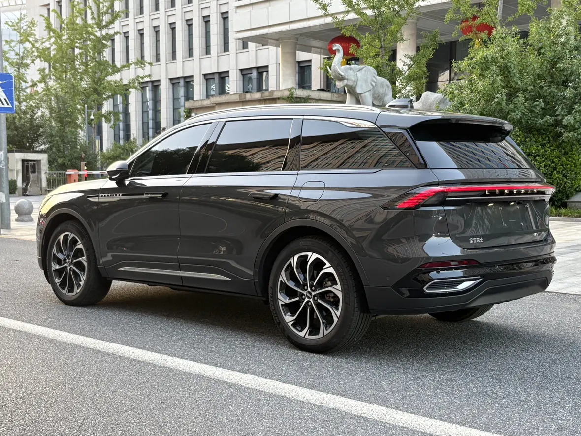 Lincoln Navigator