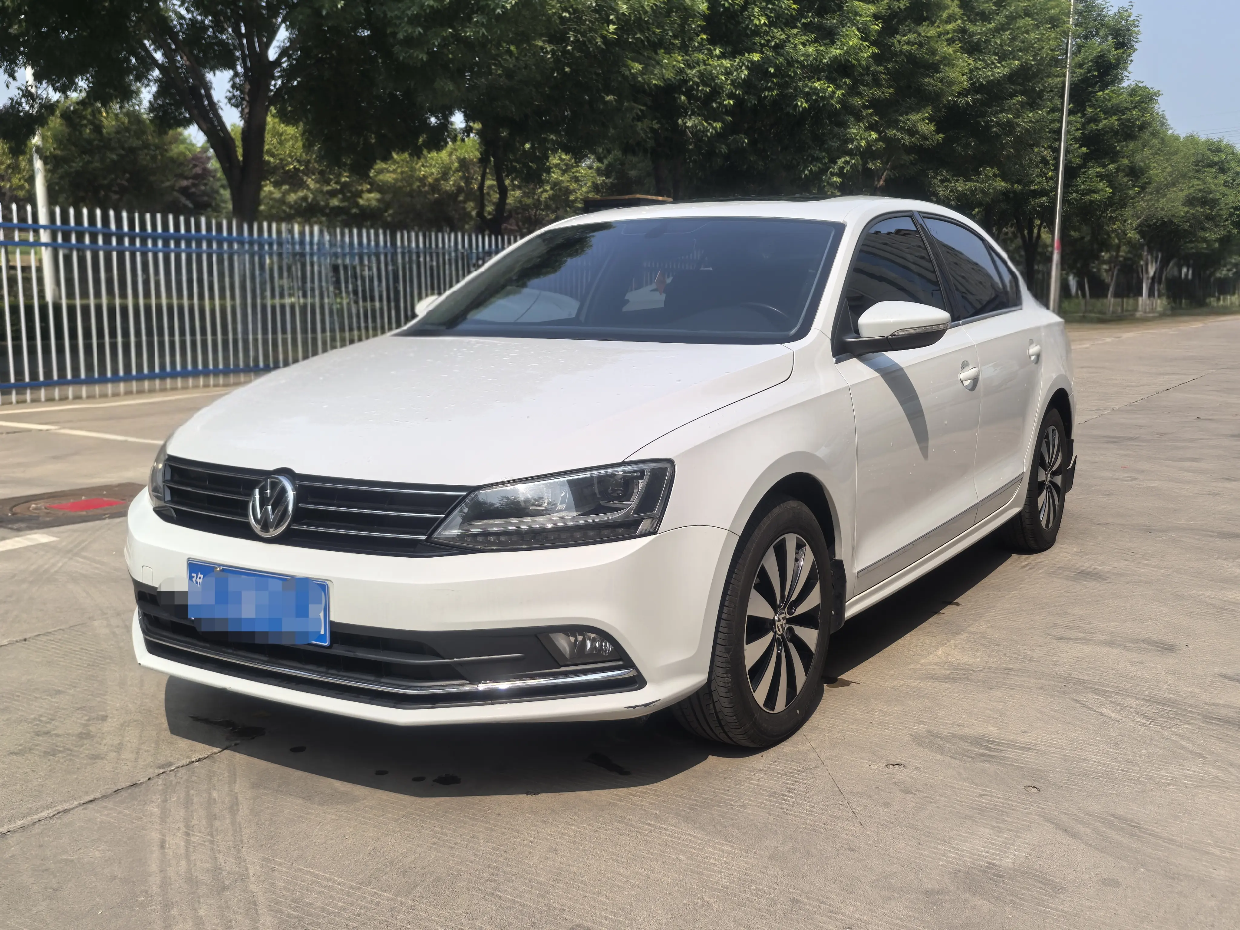 Volkswagen Sagitar