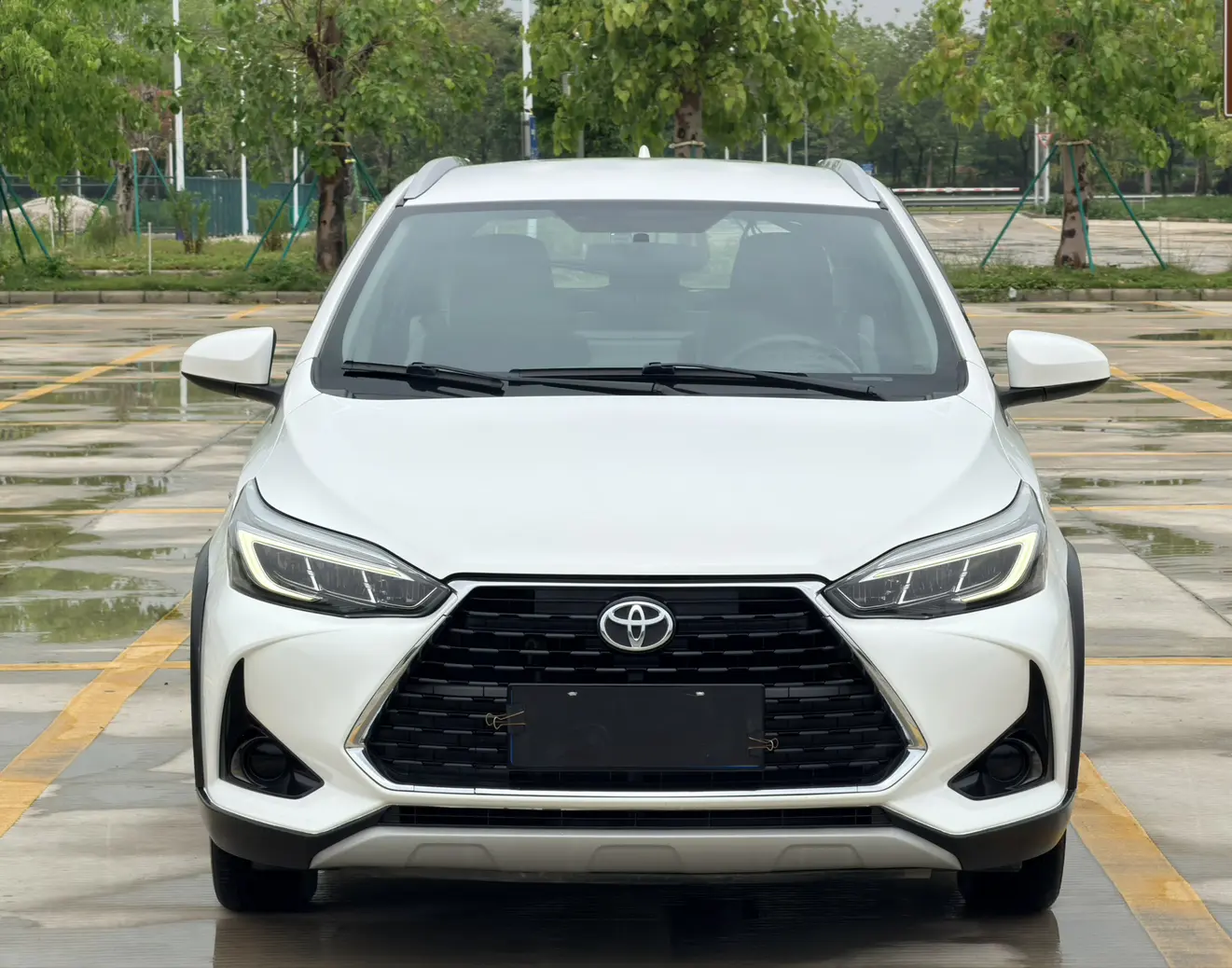 Toyota Yaris L