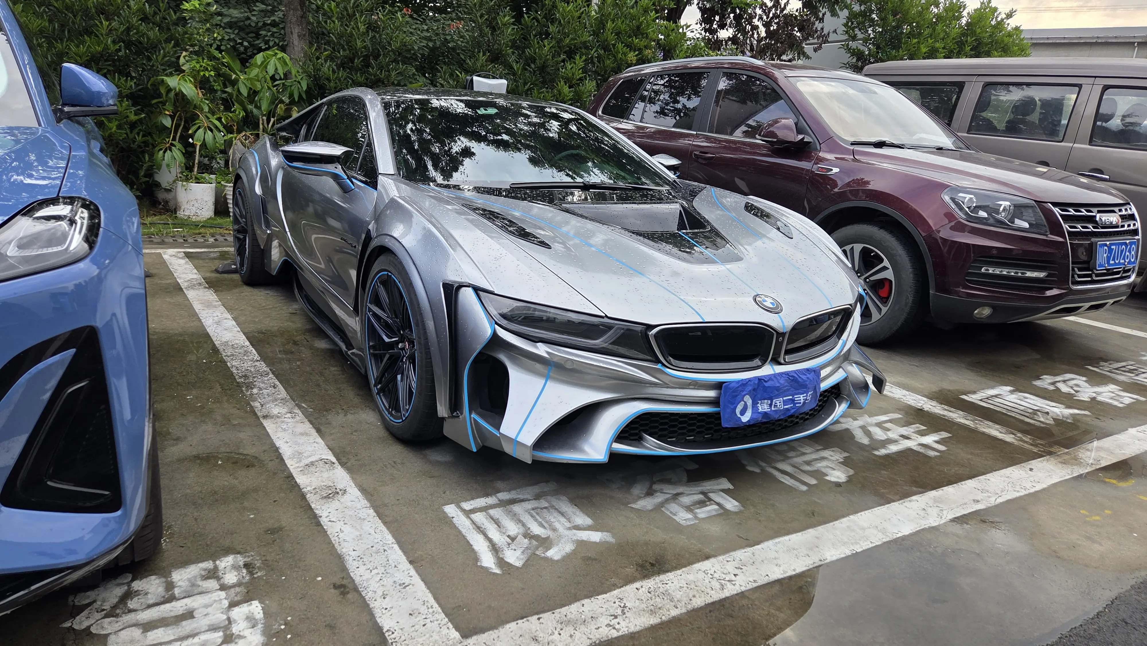 BMW i8