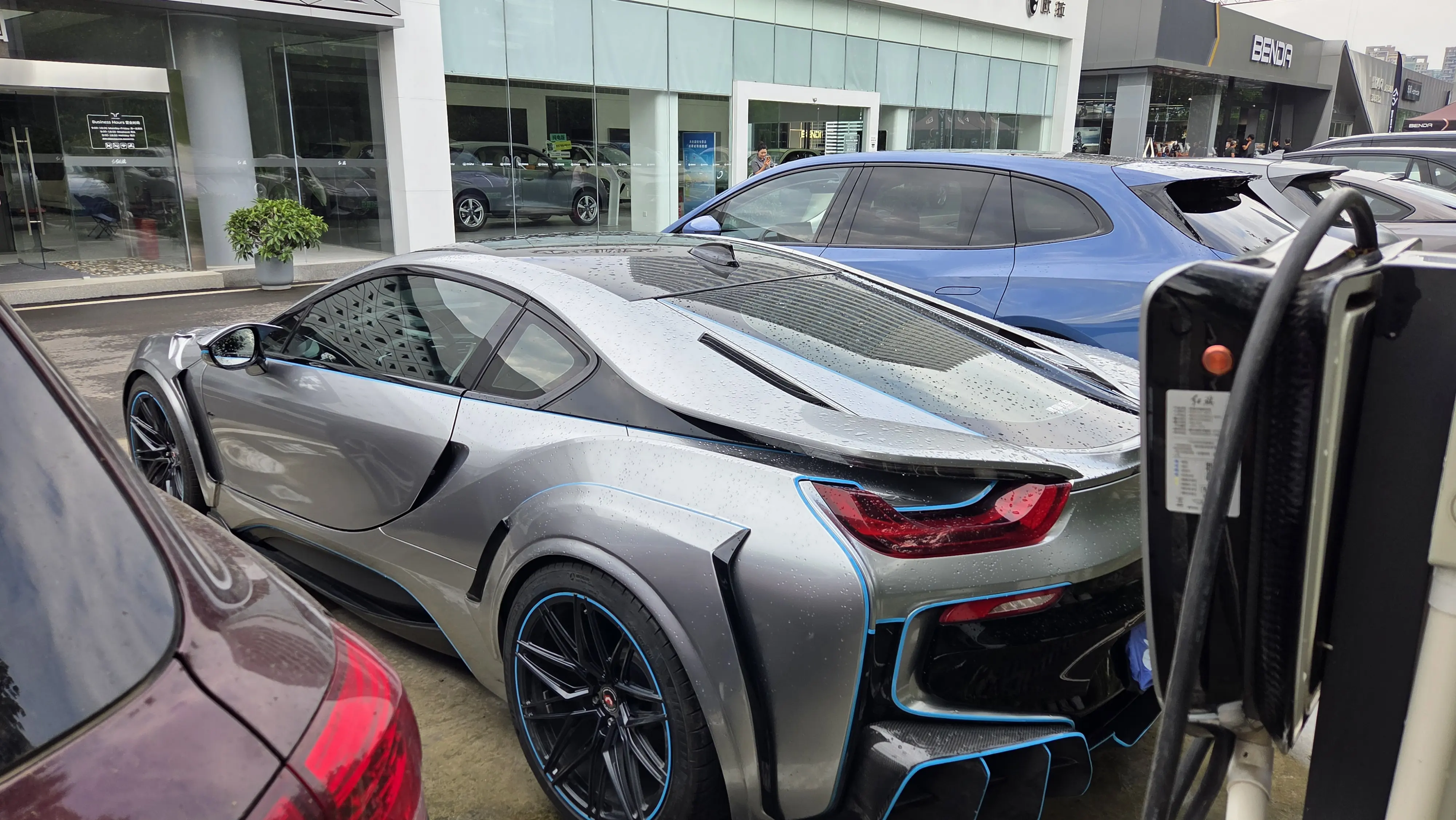 BMW i8
