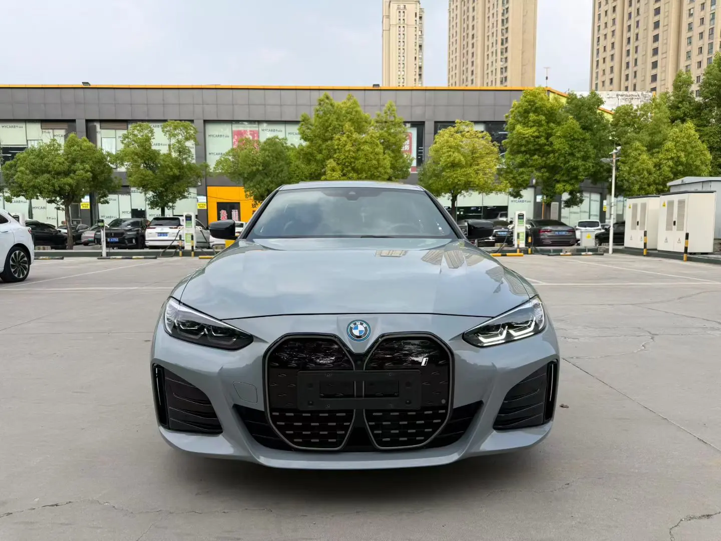 BMW i4