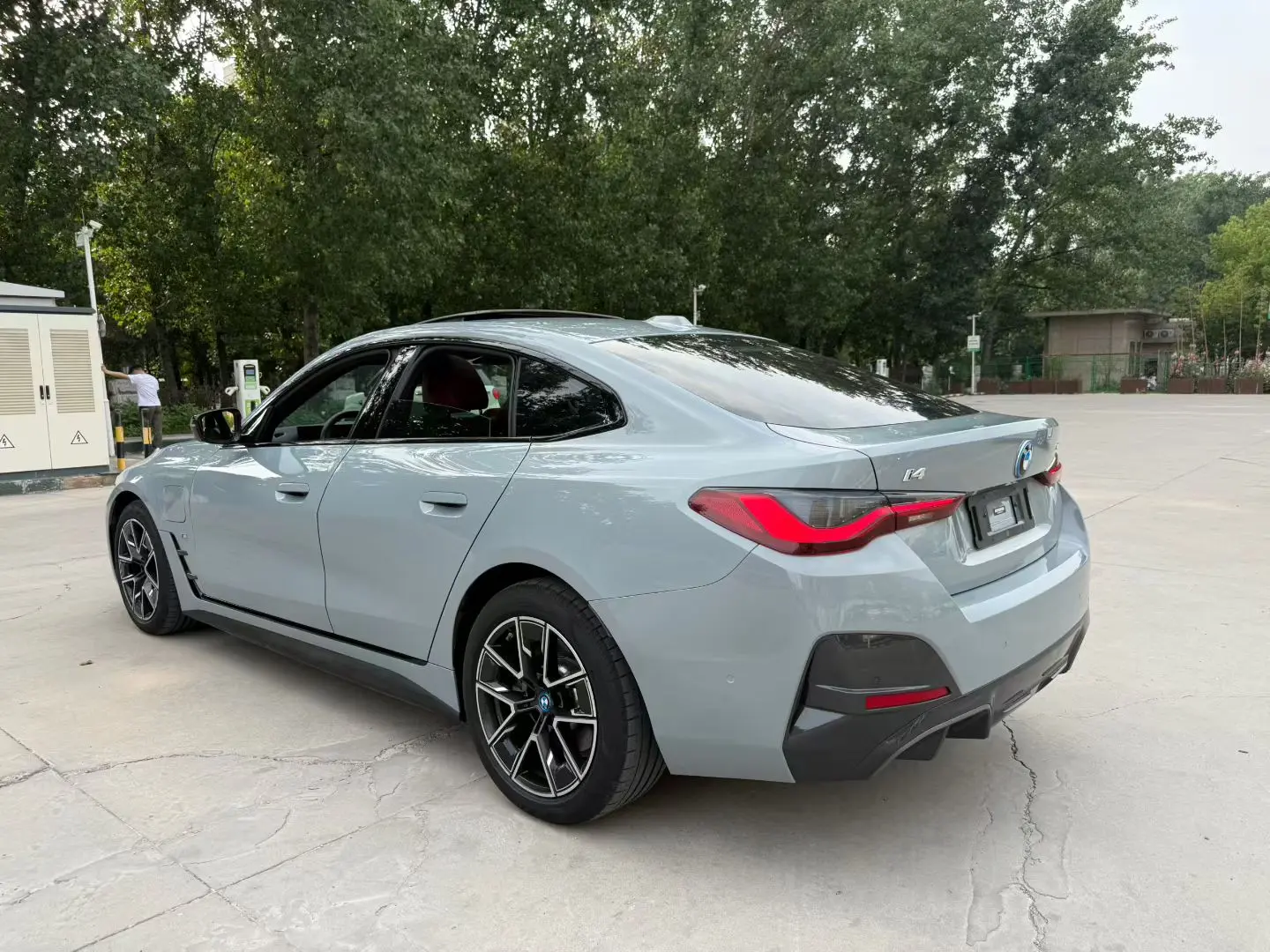 BMW i4