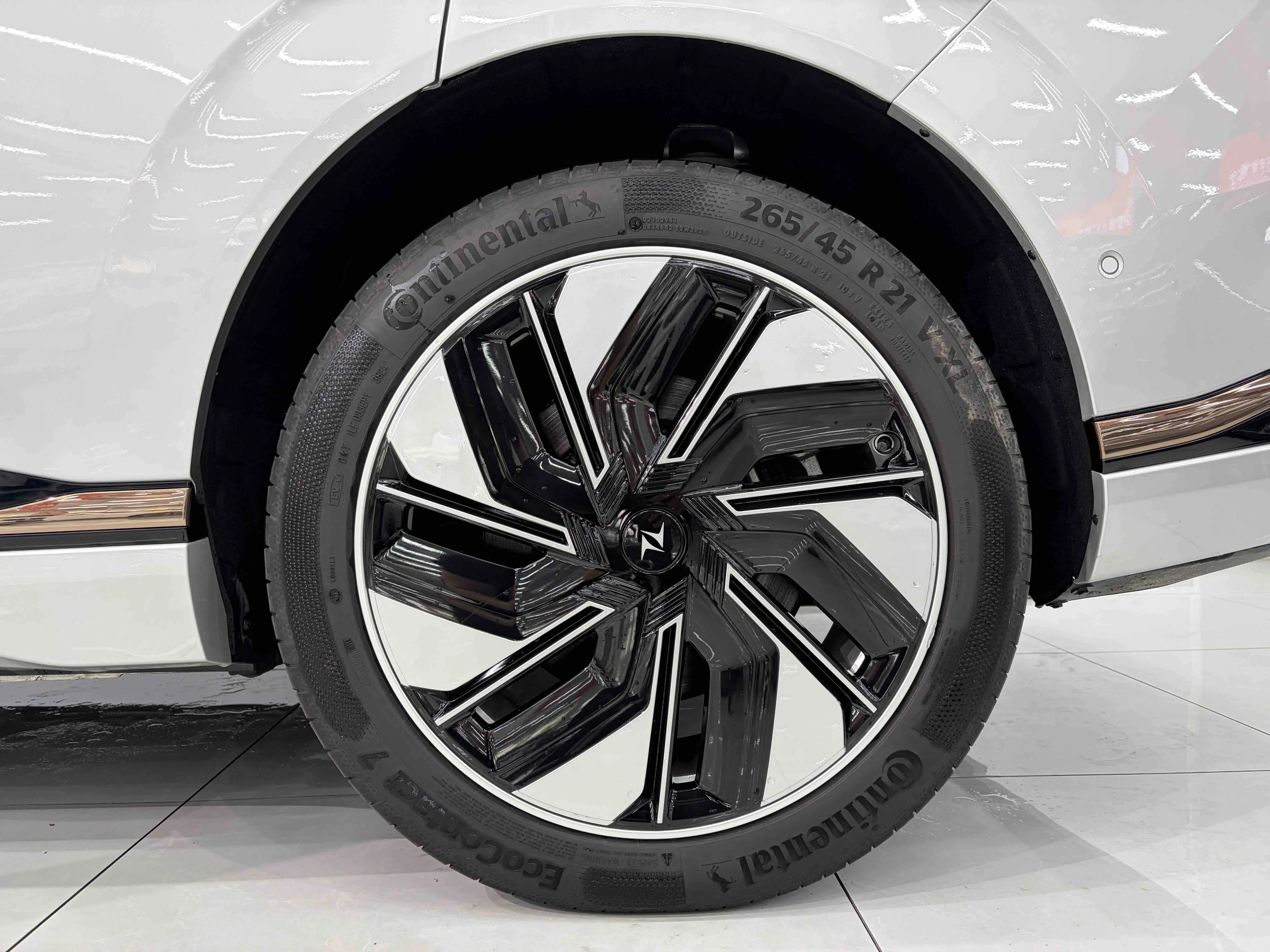 Dongfeng Yipai 008