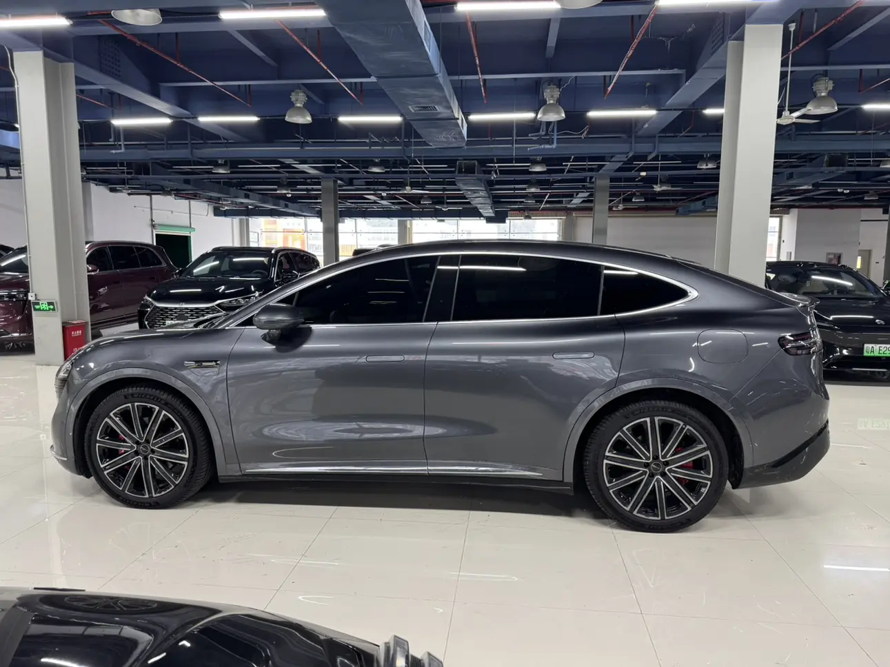 Luxeed Zhijie R7