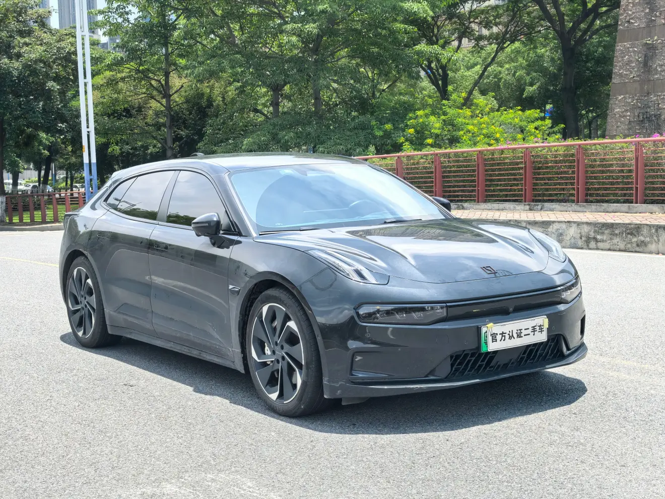 ZEEKR 001
