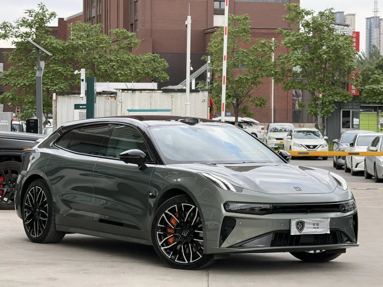 ZEEKR 001