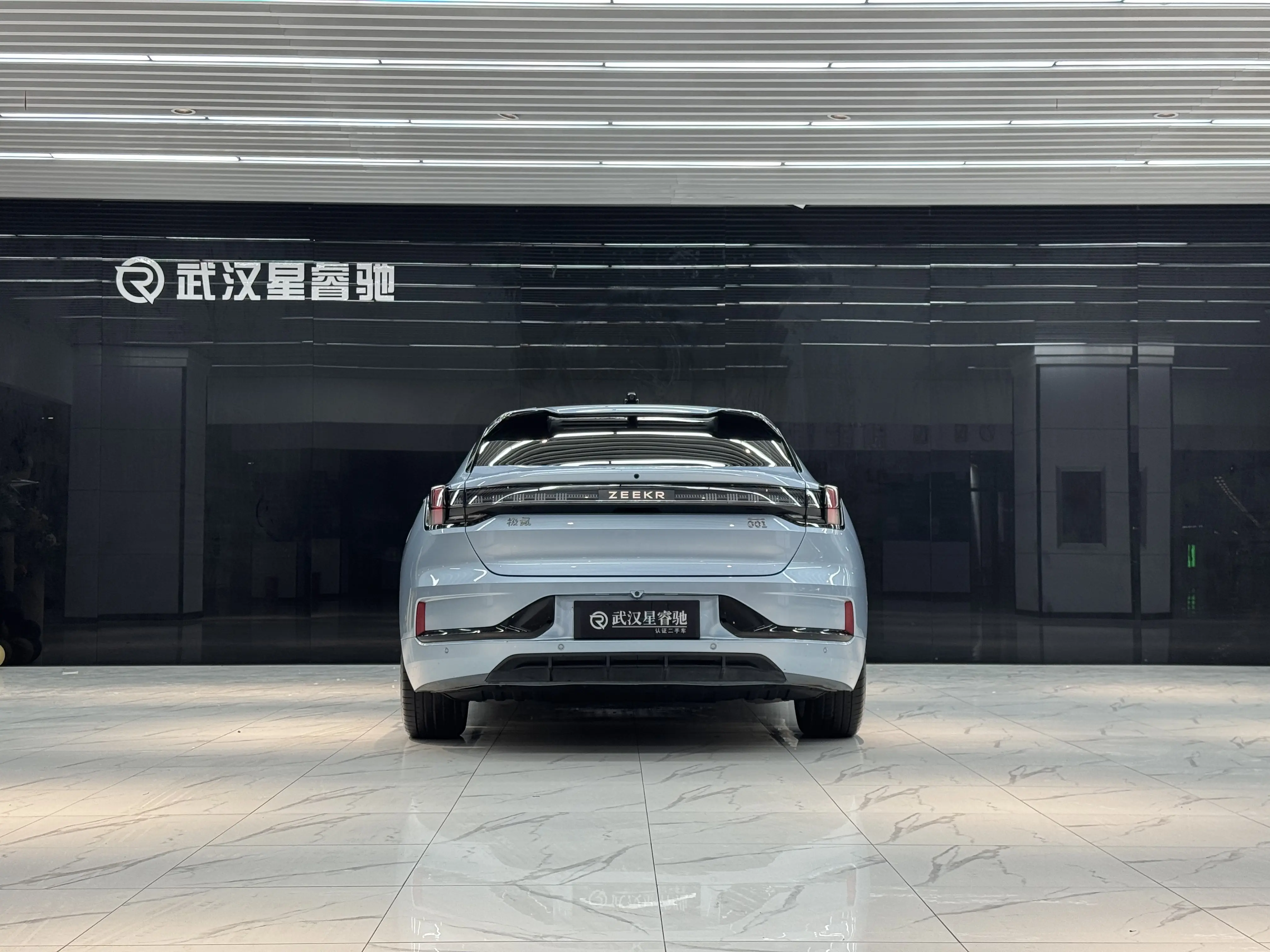 ZEEKR 001