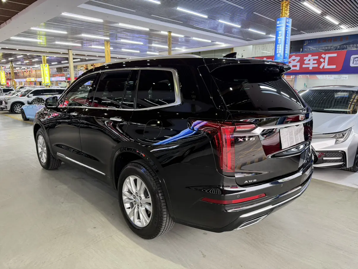 Cadillac XT6