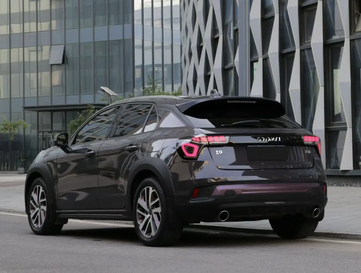 Lynk & Co 02