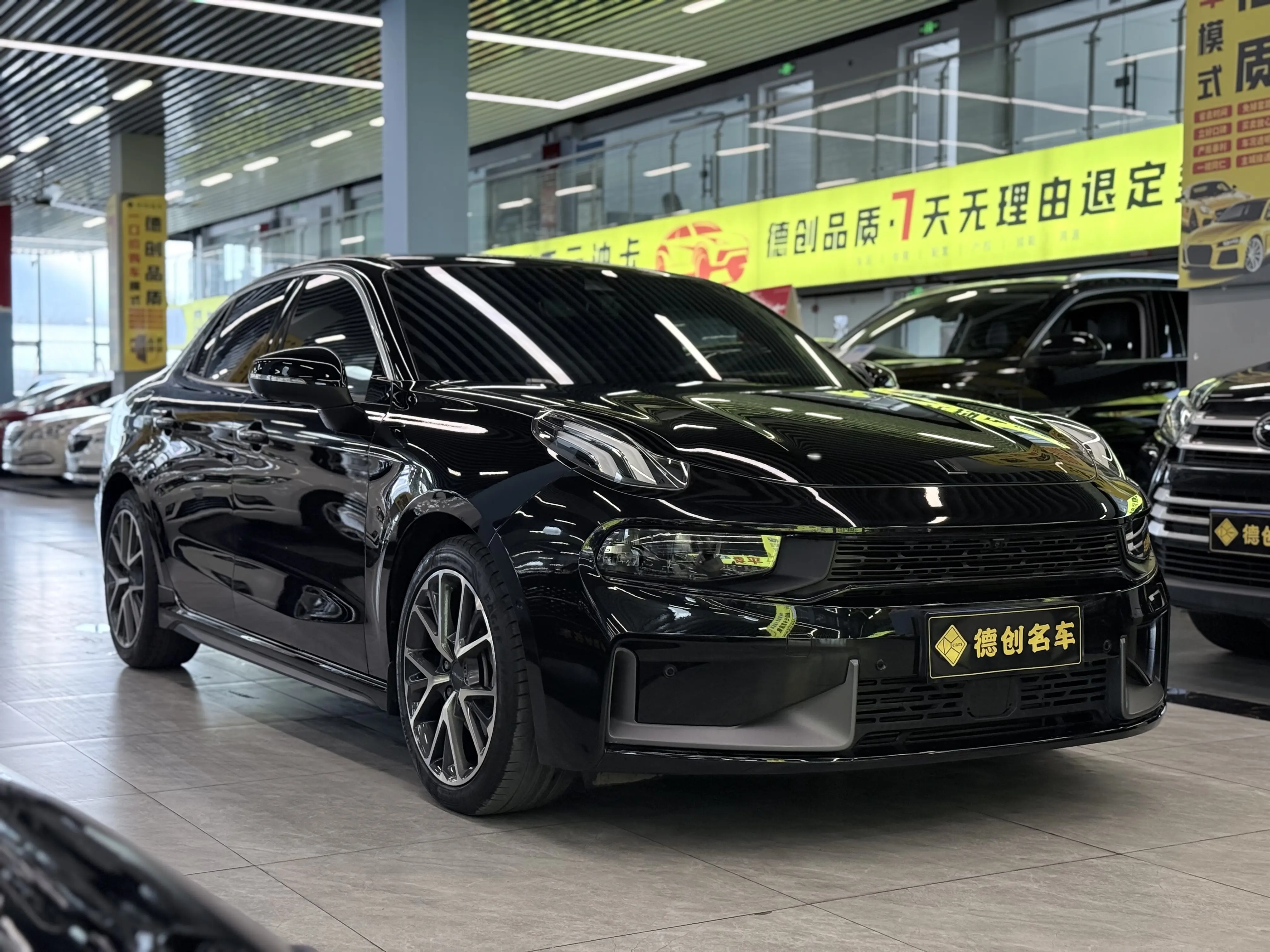 Lynk & Co 03
