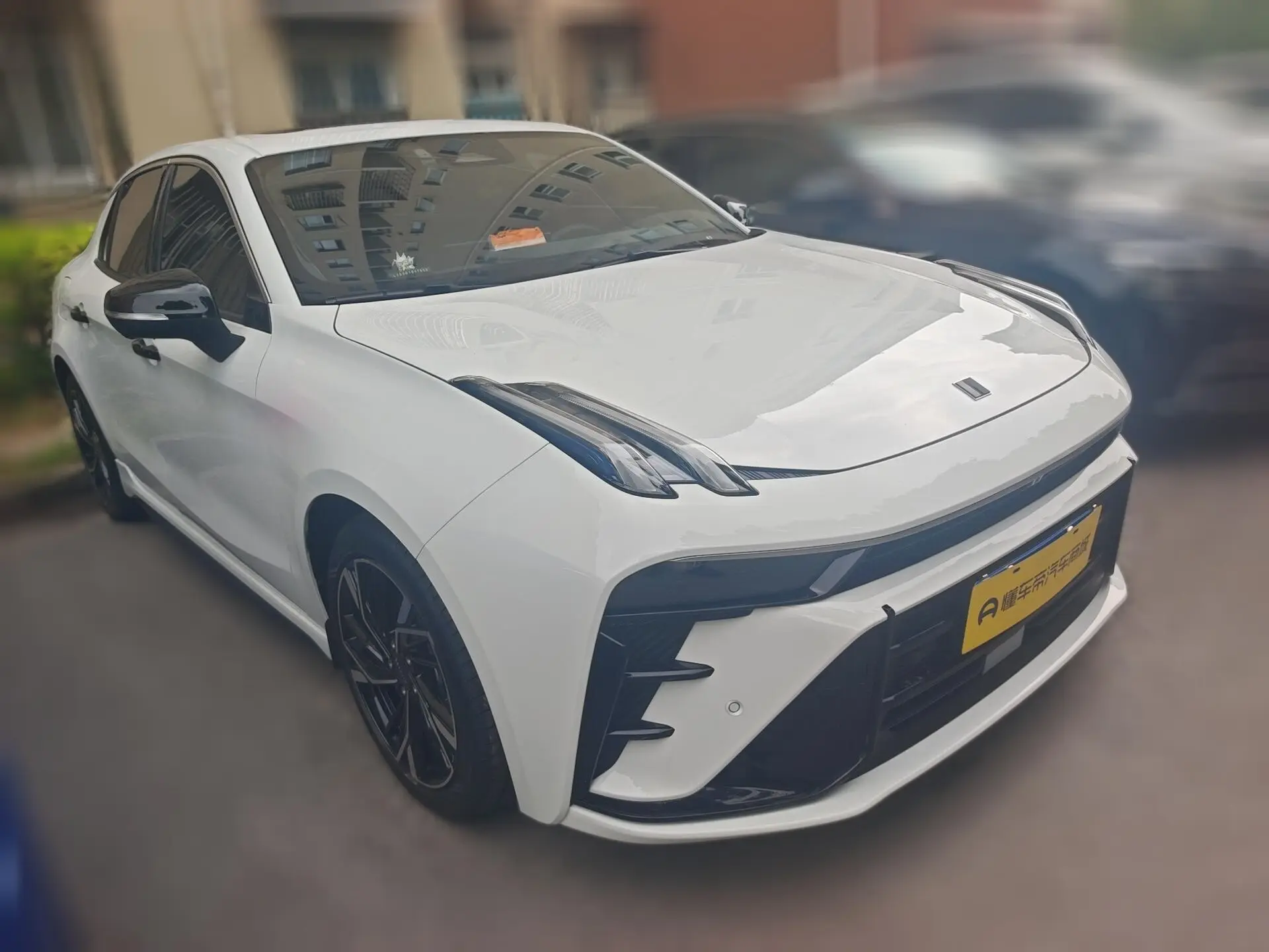 Lynk & Co 03