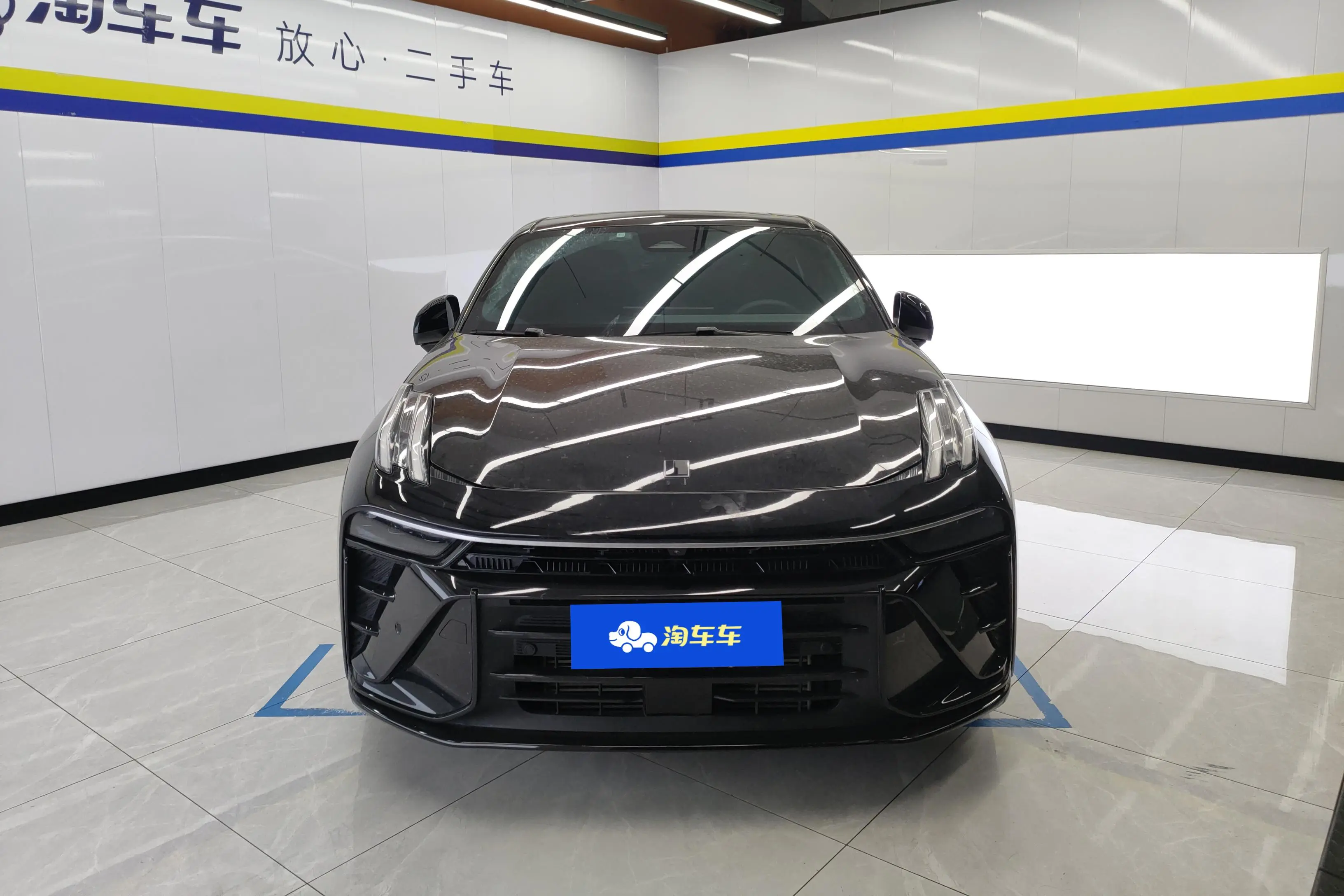 Lynk & Co 03