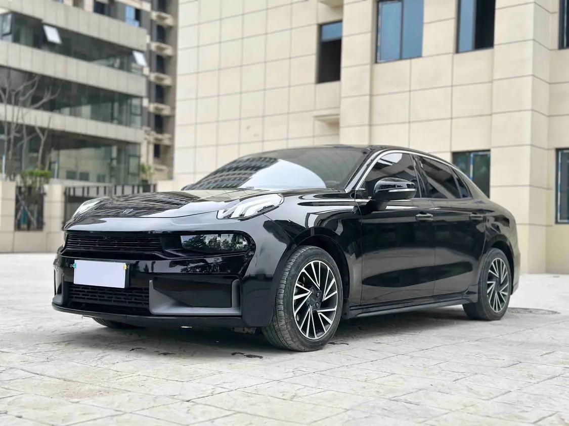 Lynk & Co 03
