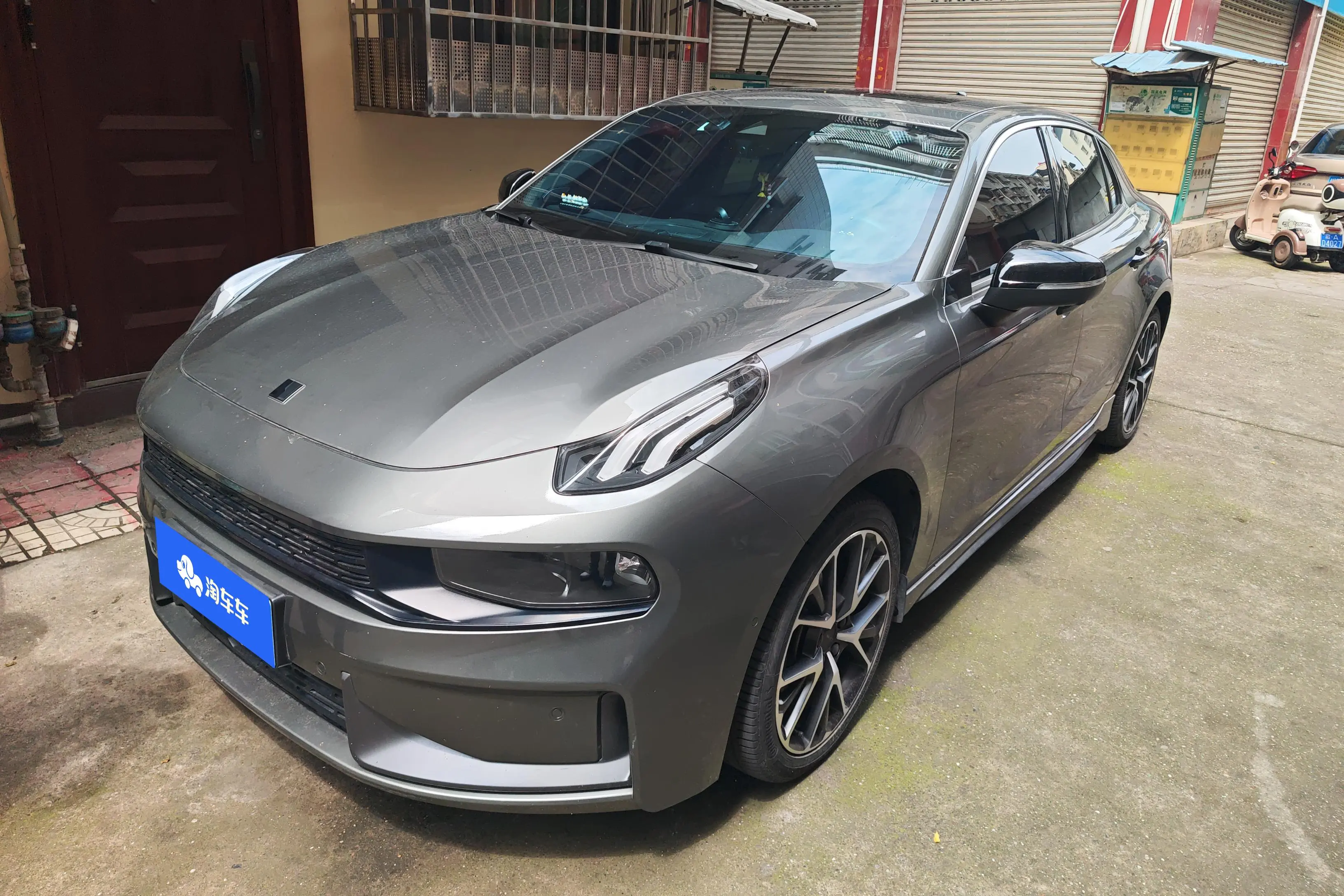 Lynk & Co 03