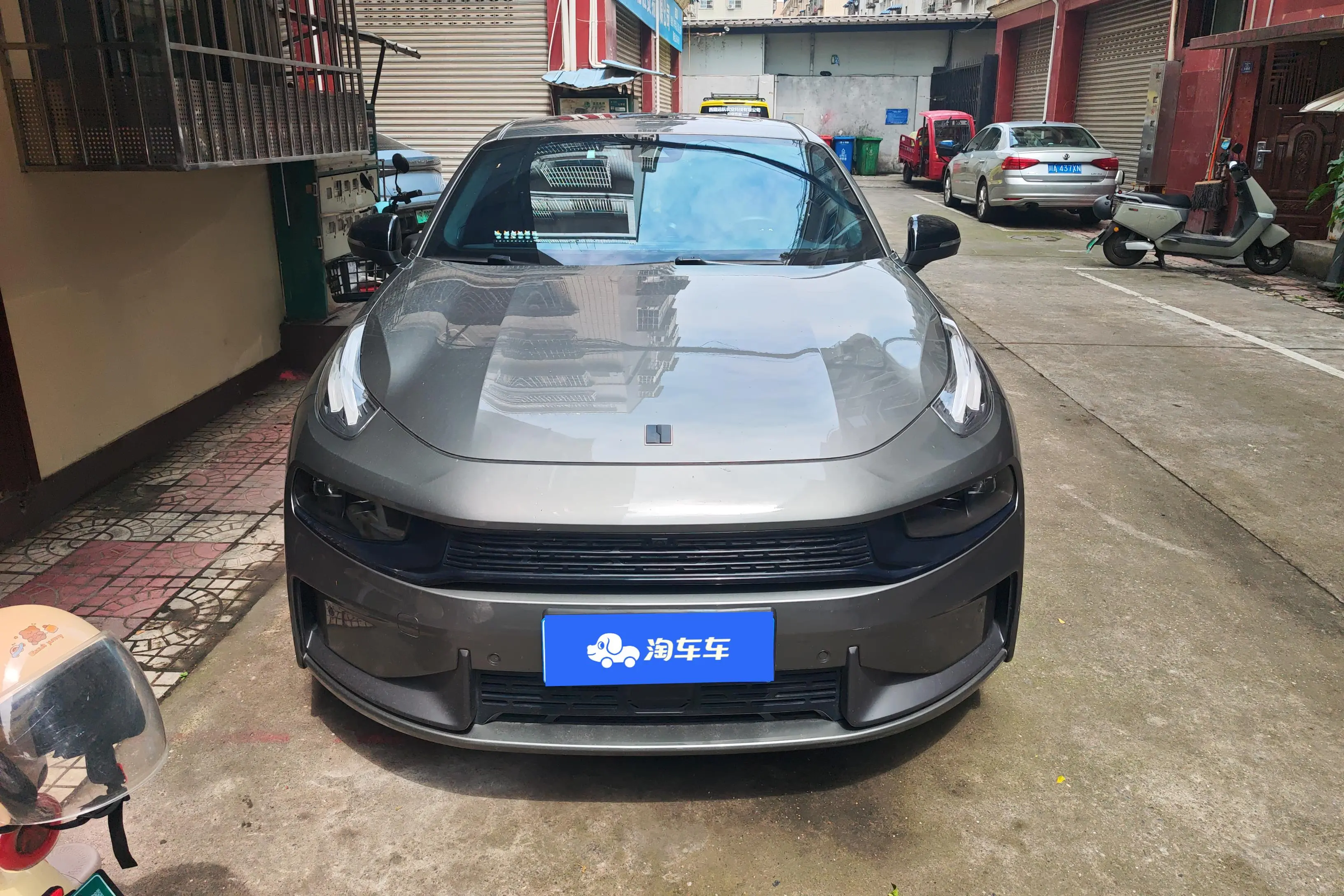 Lynk & Co 03