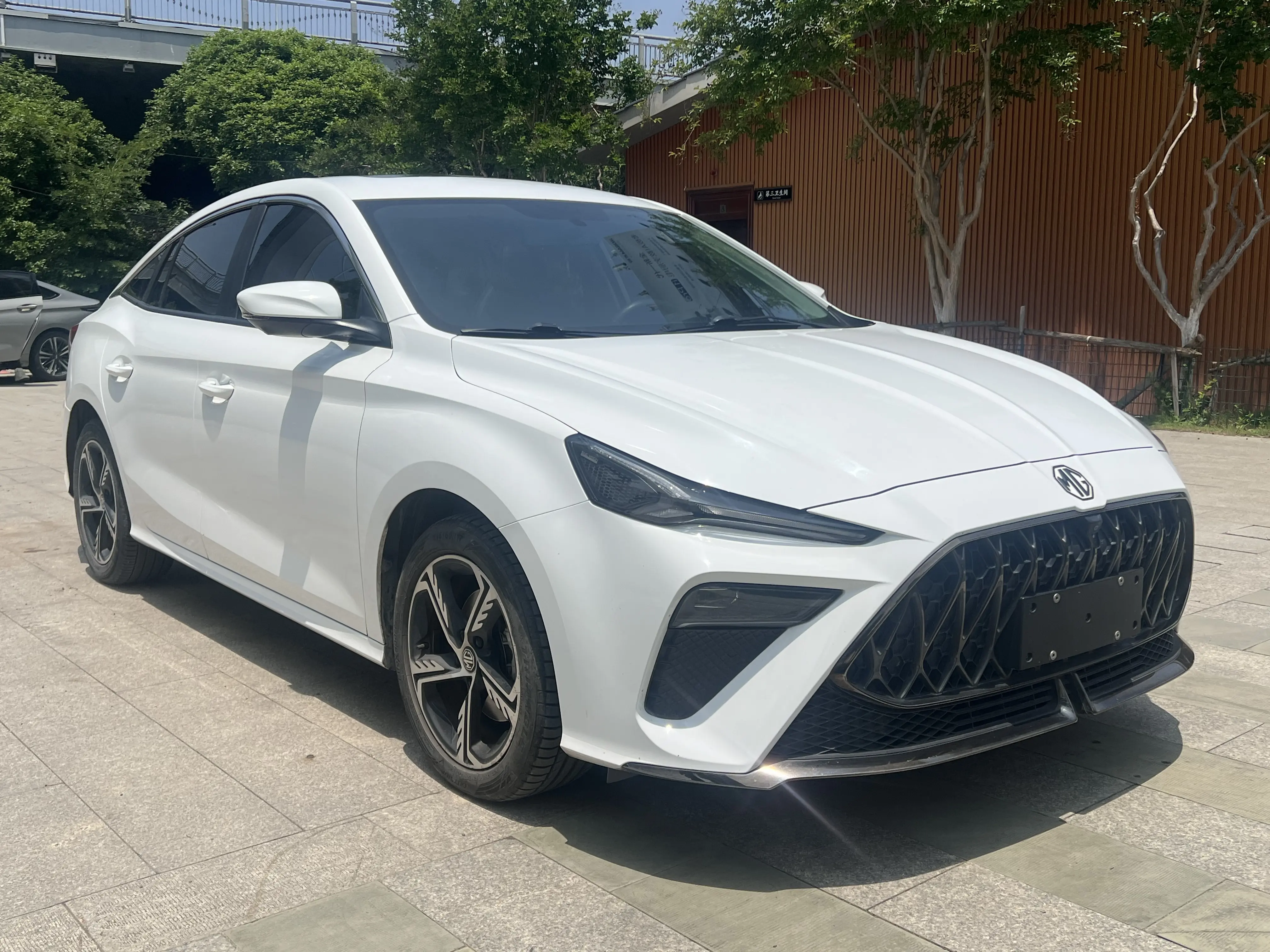 MG 5 Scorpio