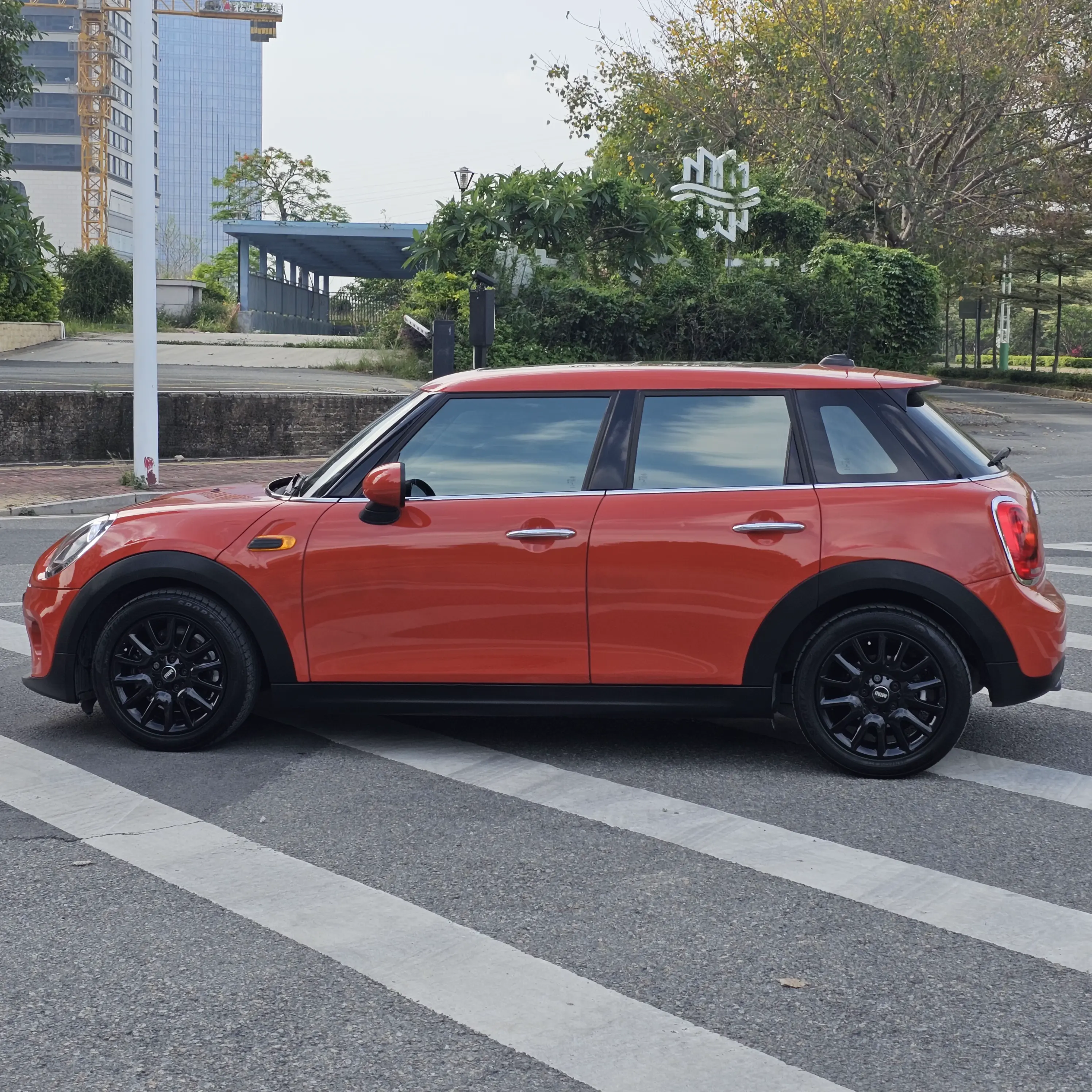 MINI 