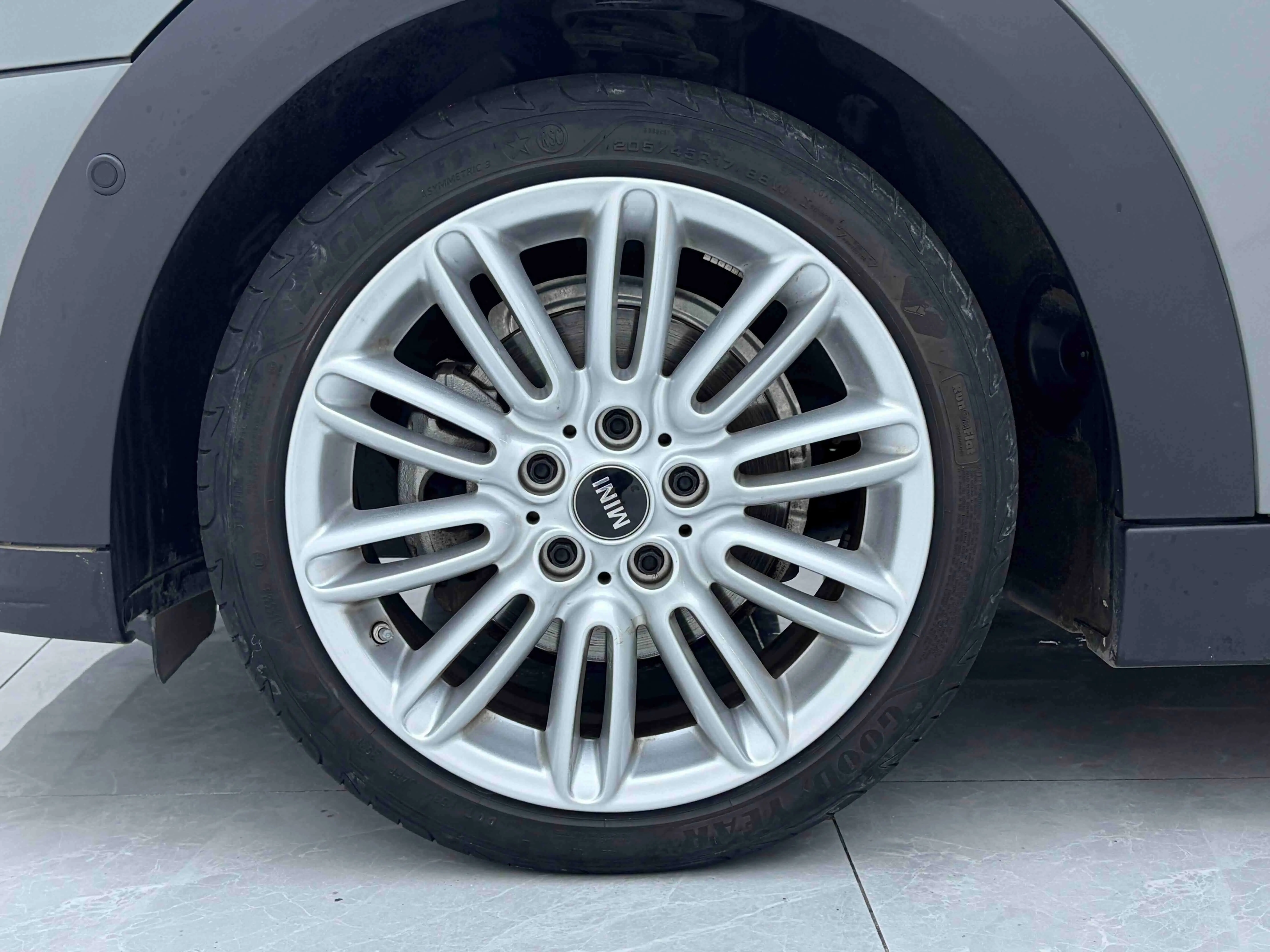 MINI 