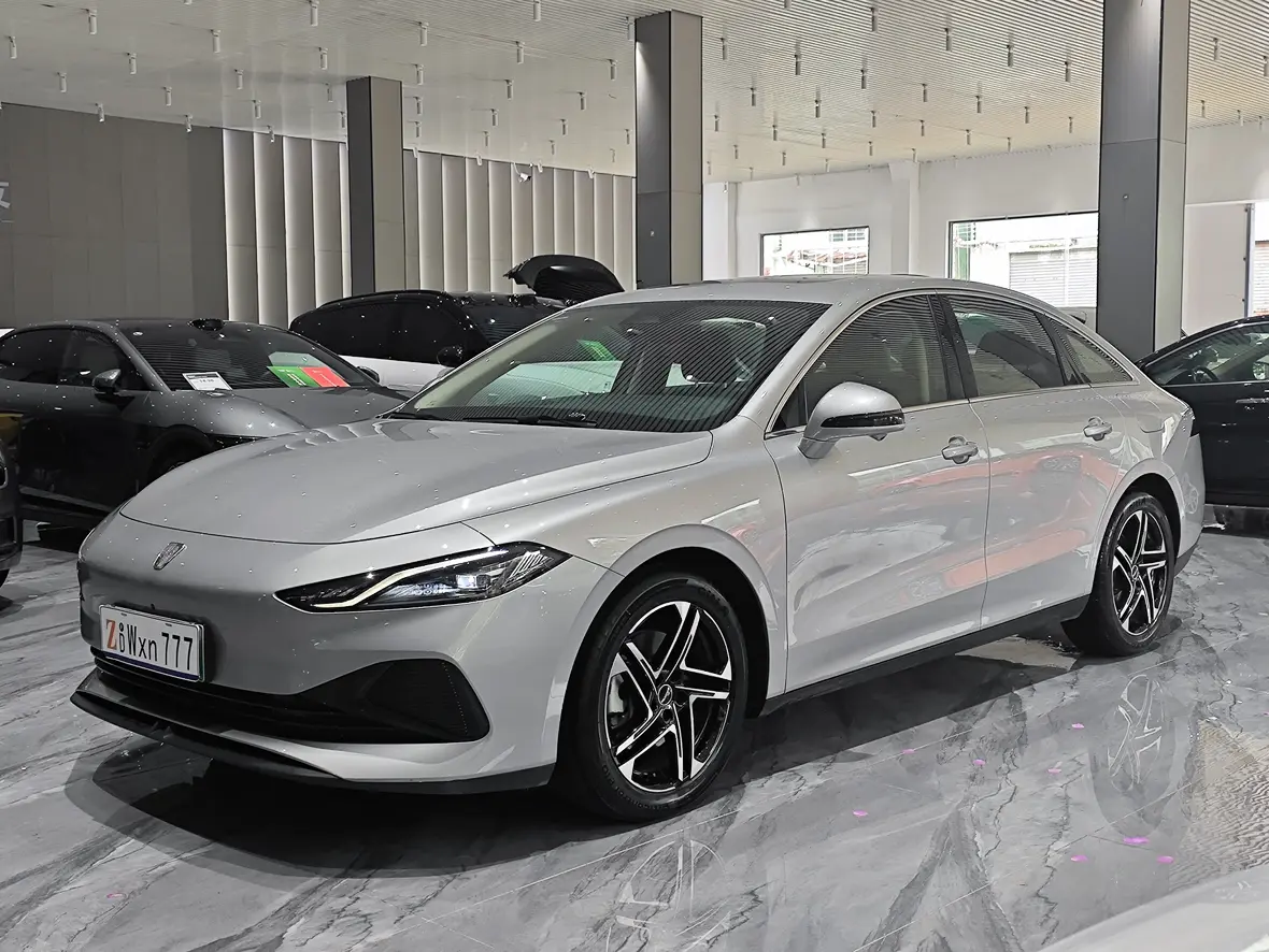 Roewe D7 DMH