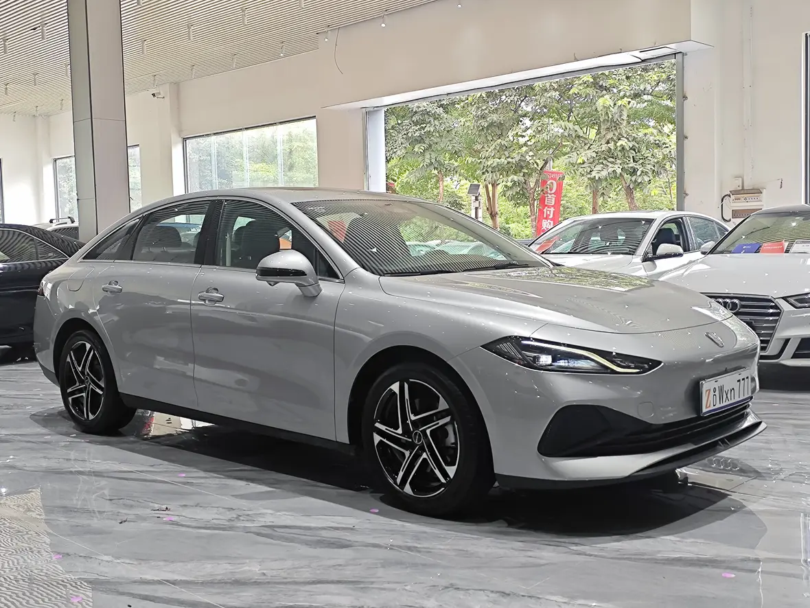 Roewe D7 DMH