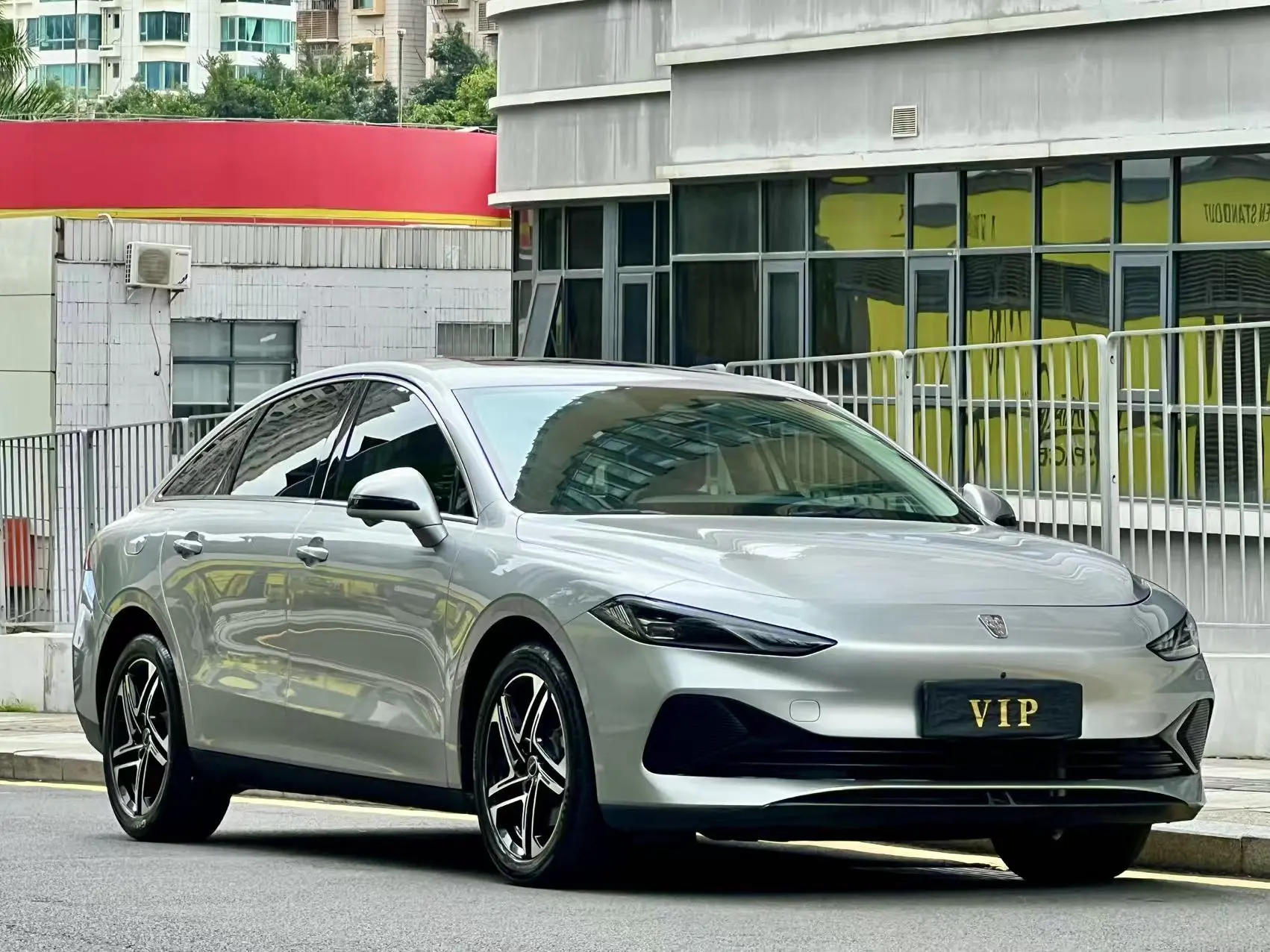 Roewe D7 DMH