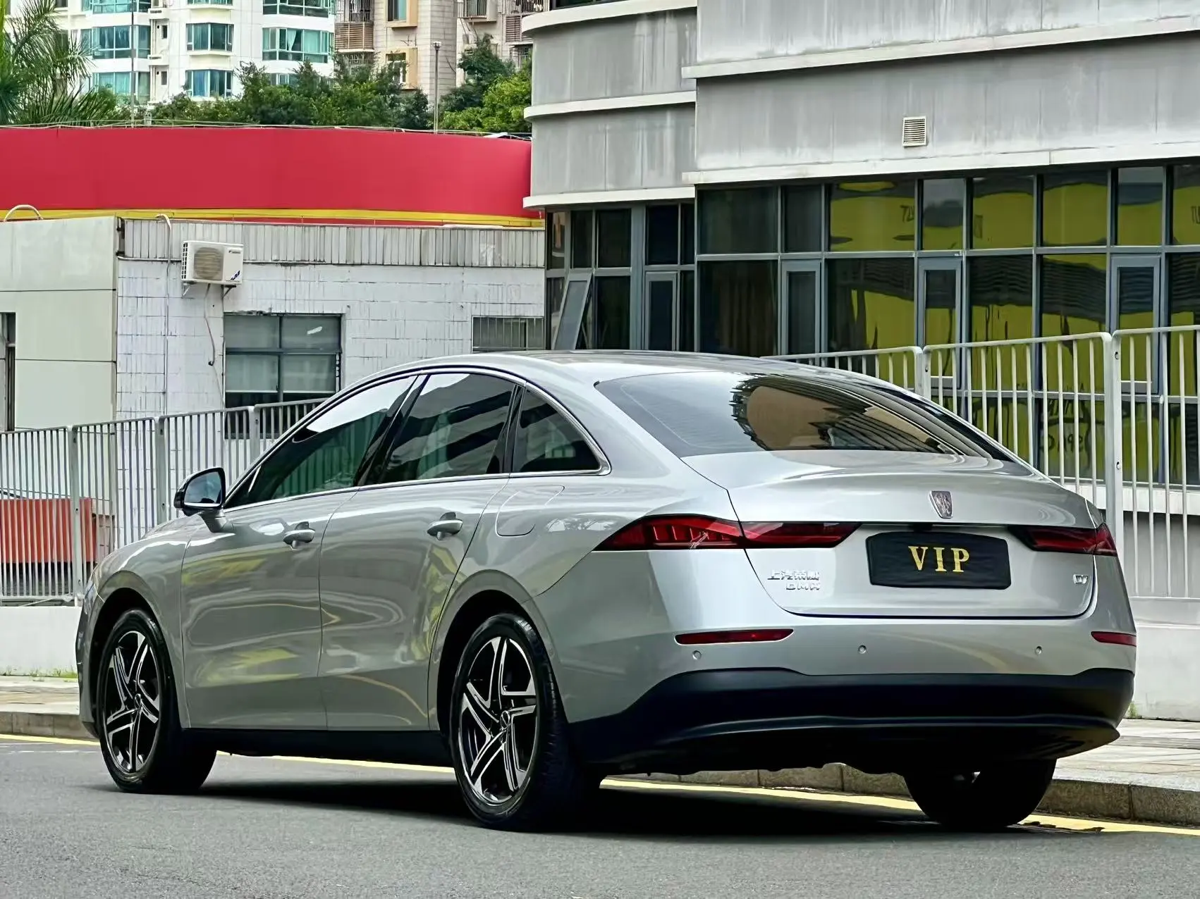 Roewe D7 DMH