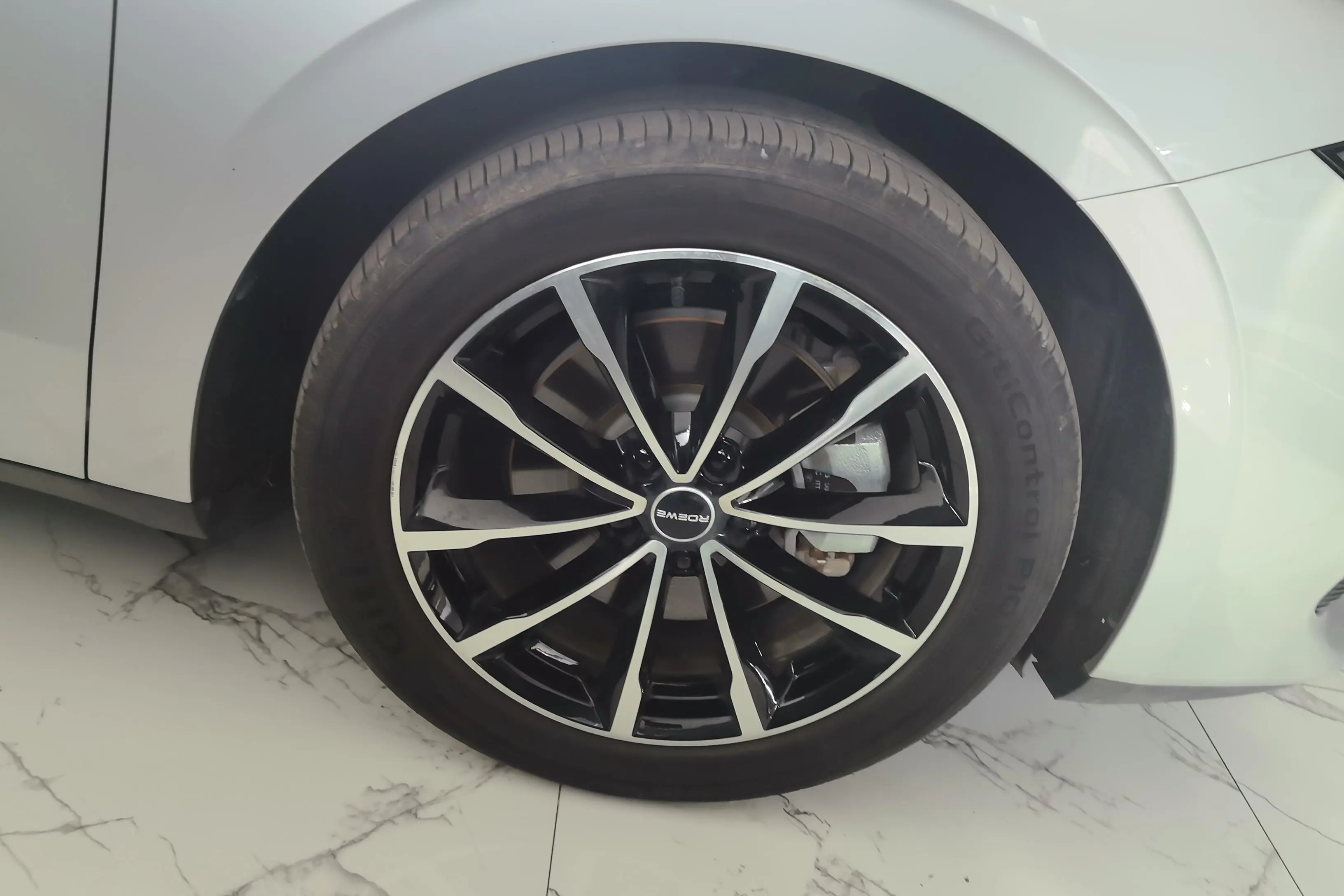 Roewe D7 DMH