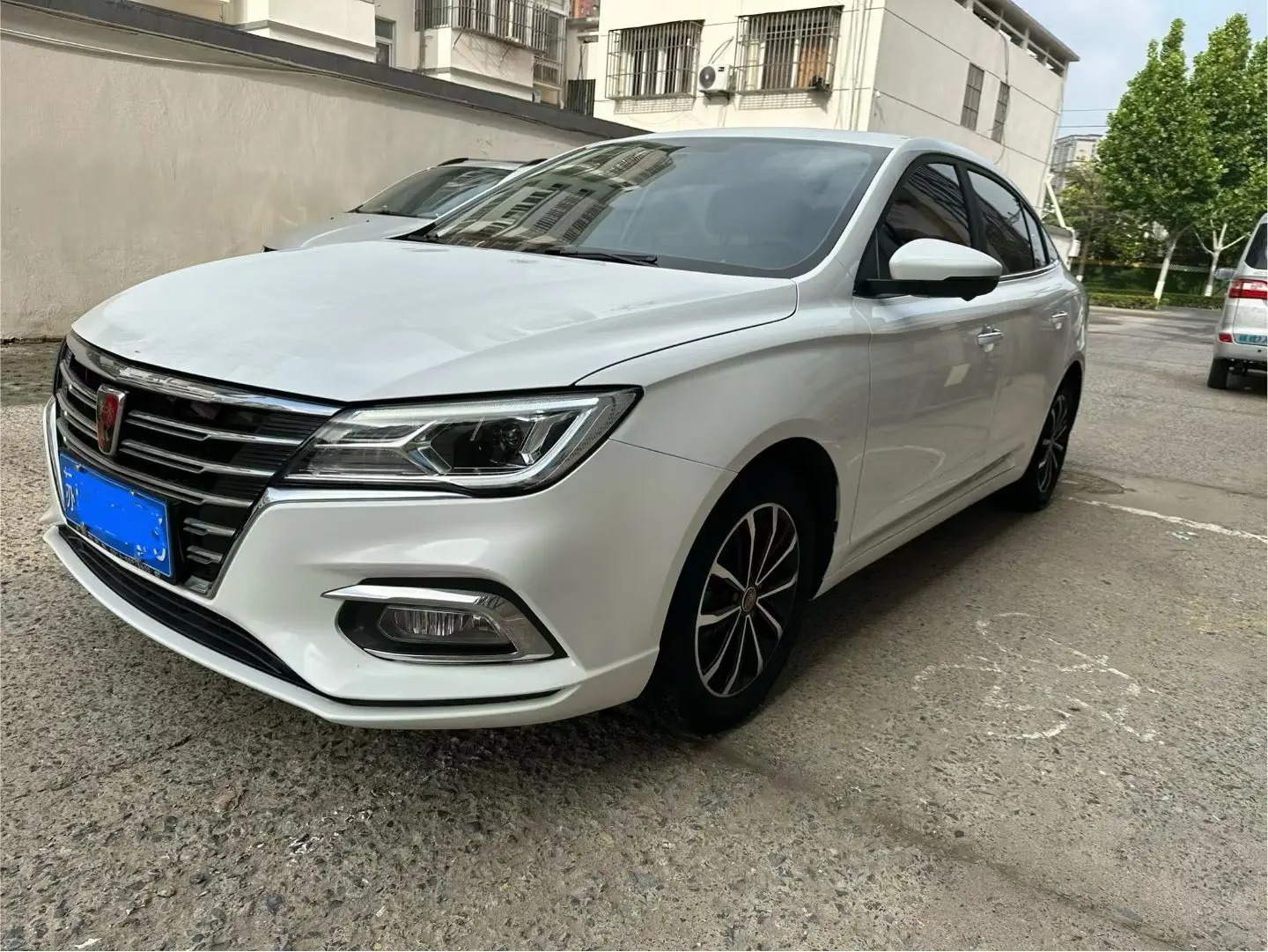 Roewe i5