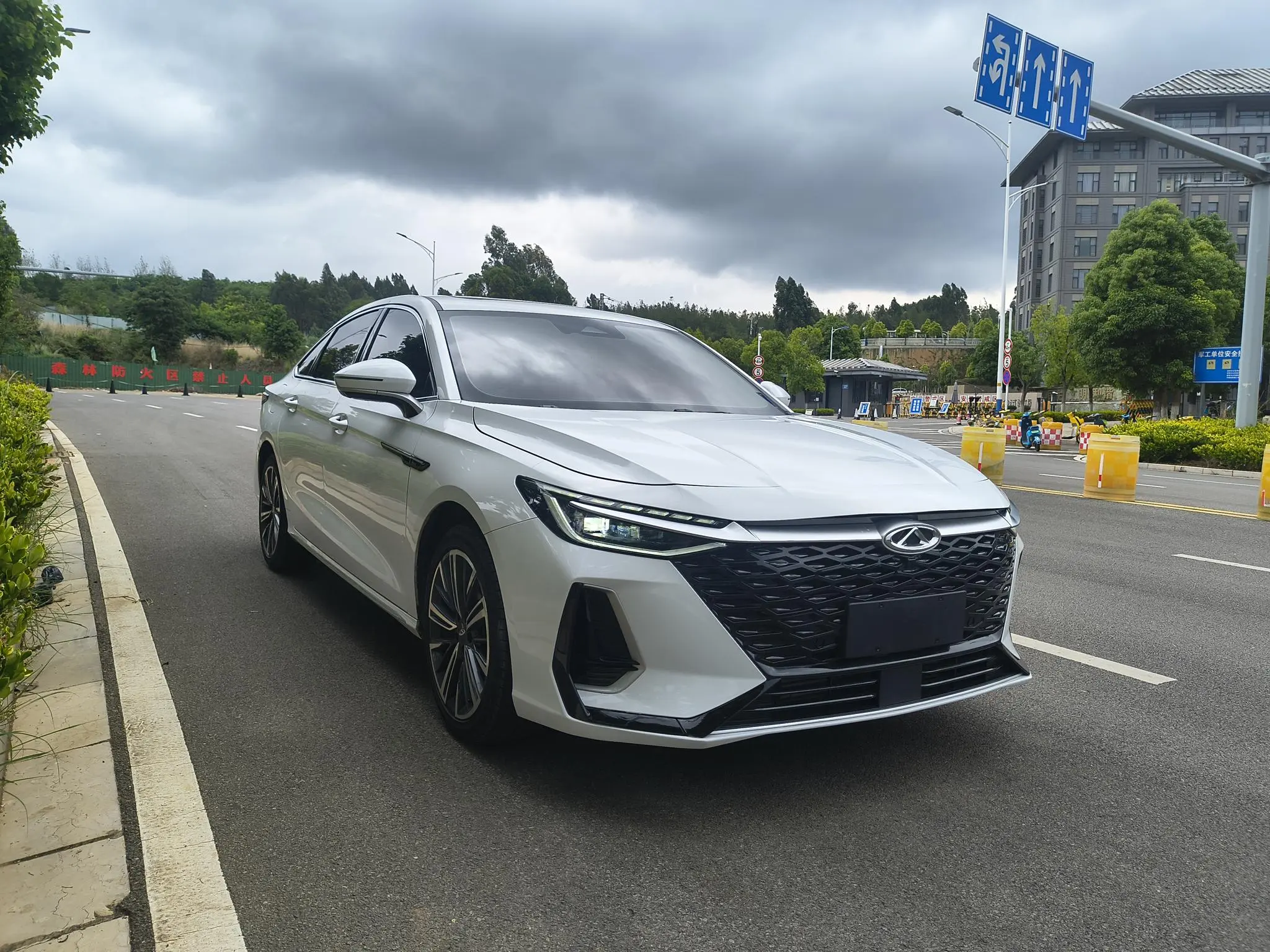 Chery Arrizo 8