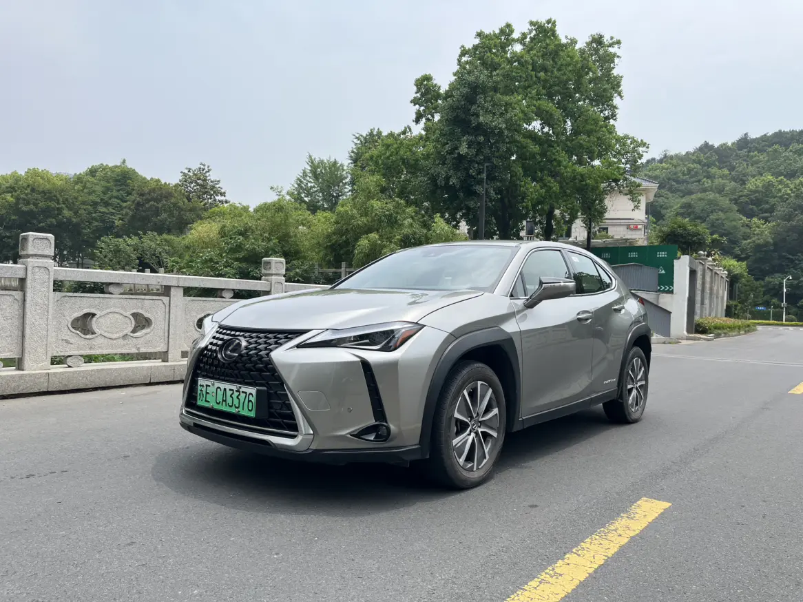 Lexus UX EV