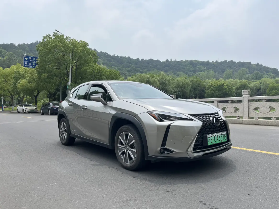 Lexus UX EV