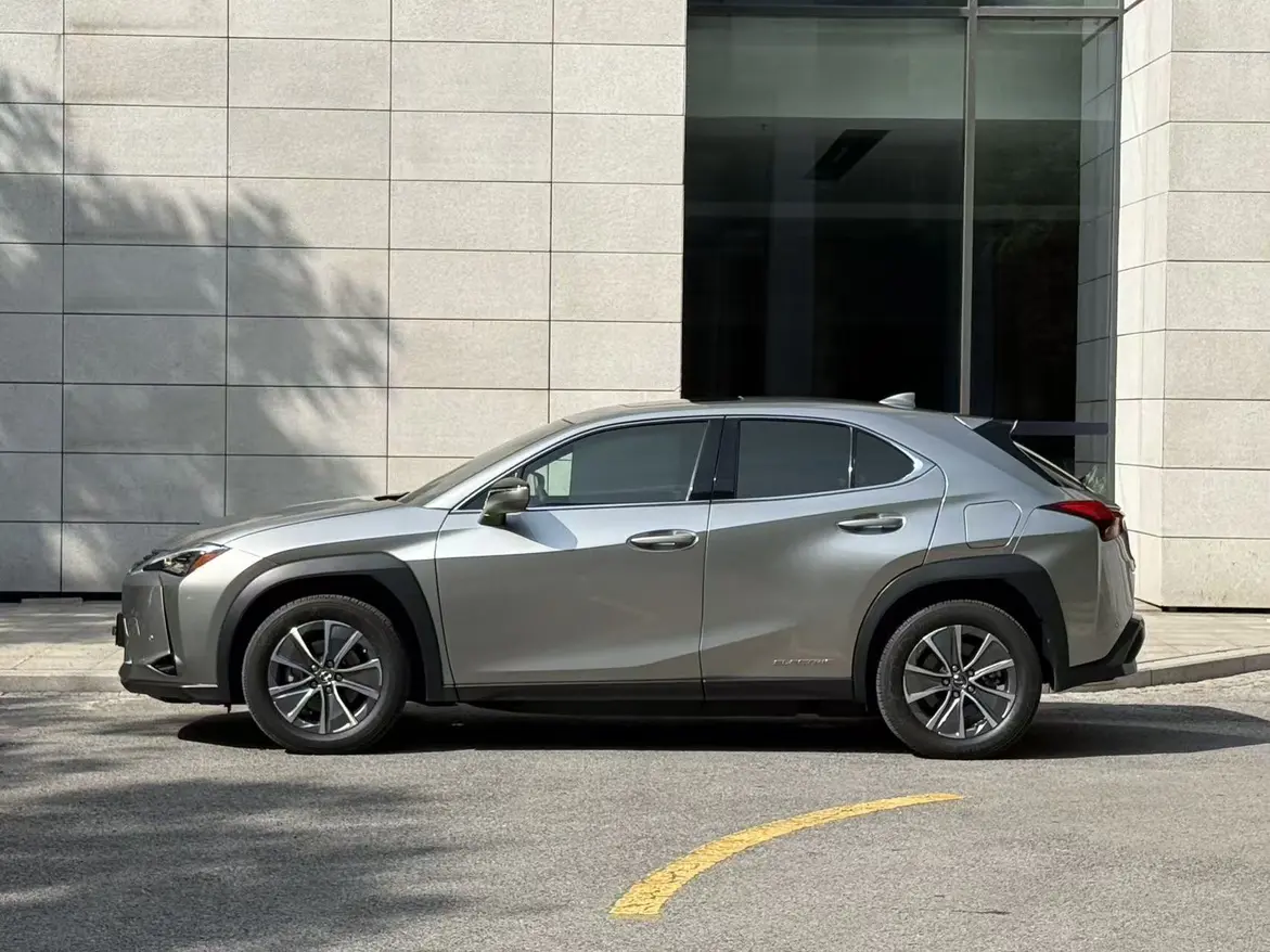 Lexus UX EV