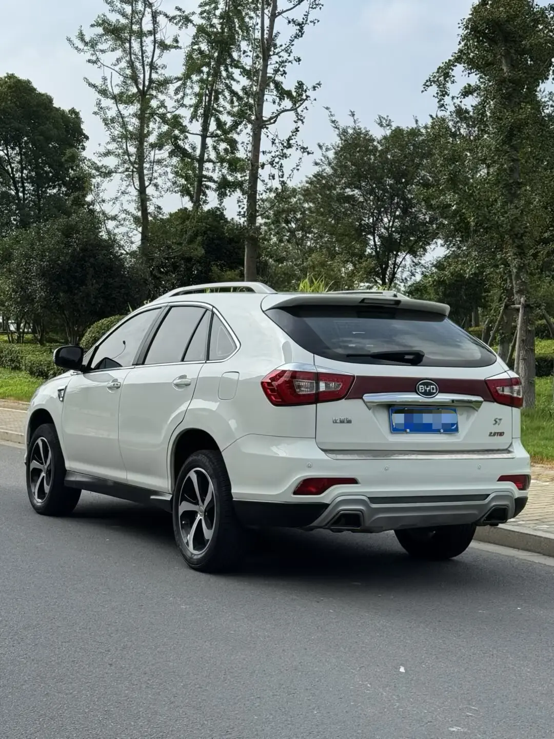 BYD S7