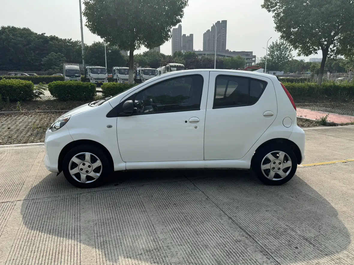 BYD e1