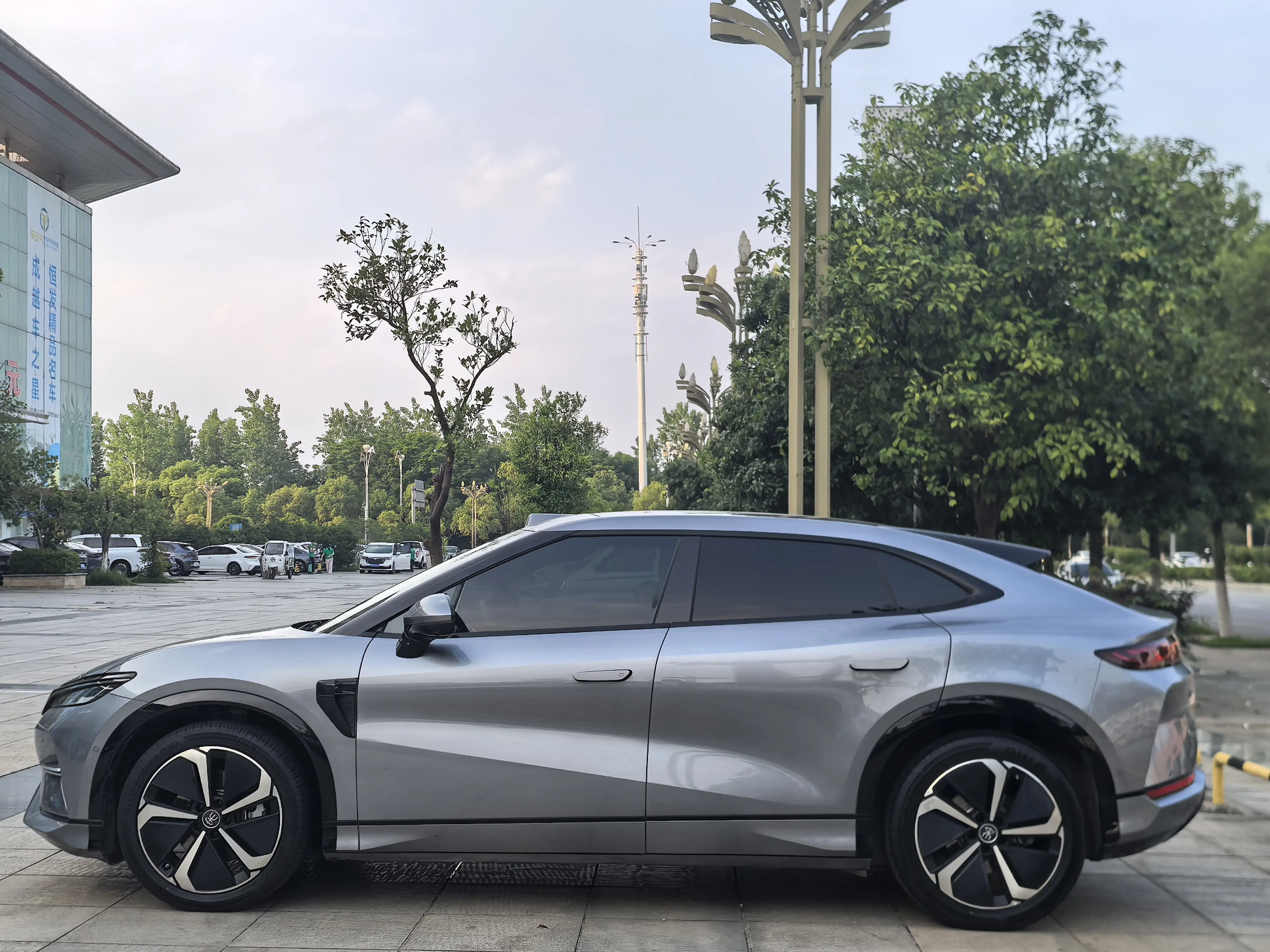 BYD Song L EV