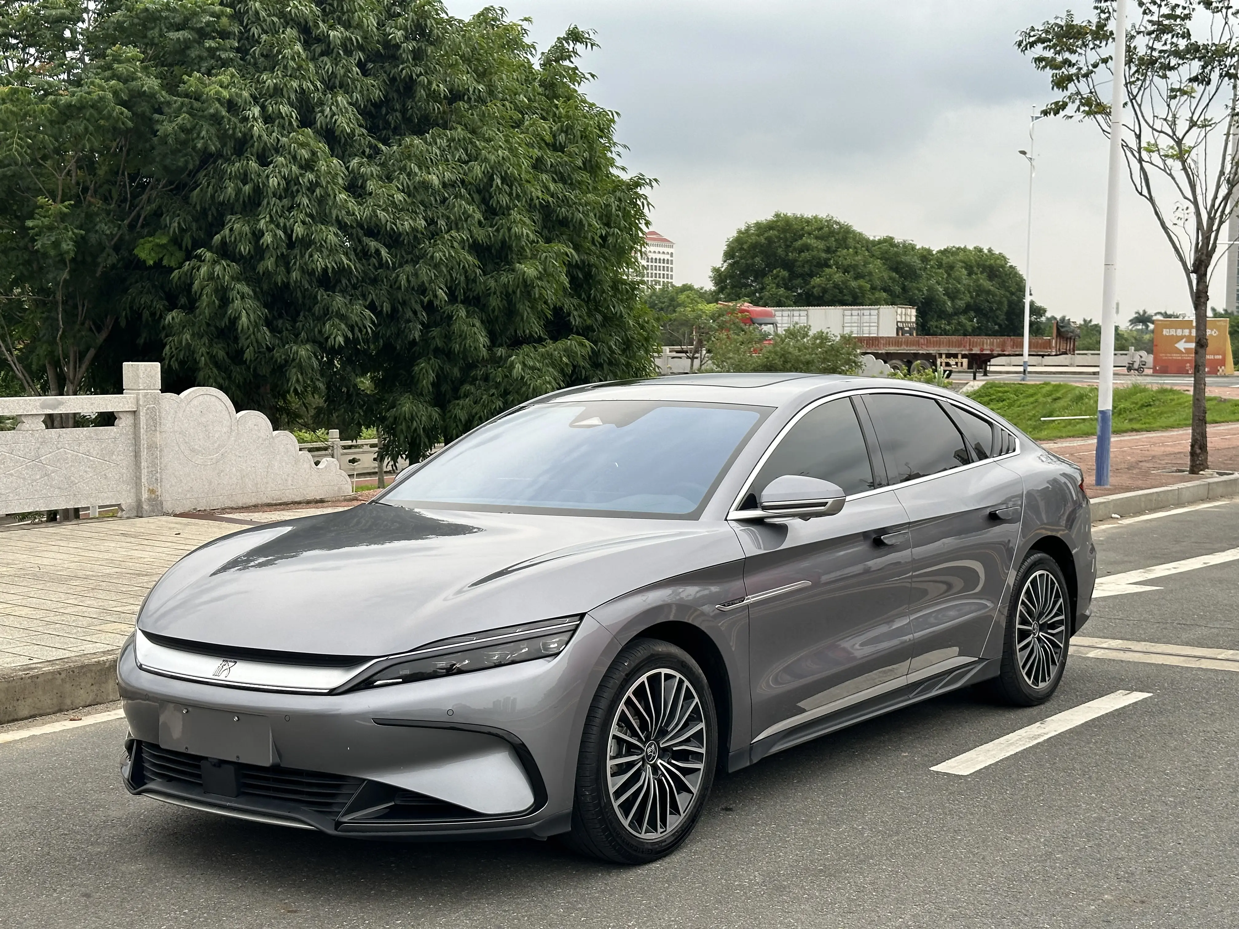 BYD Han EV