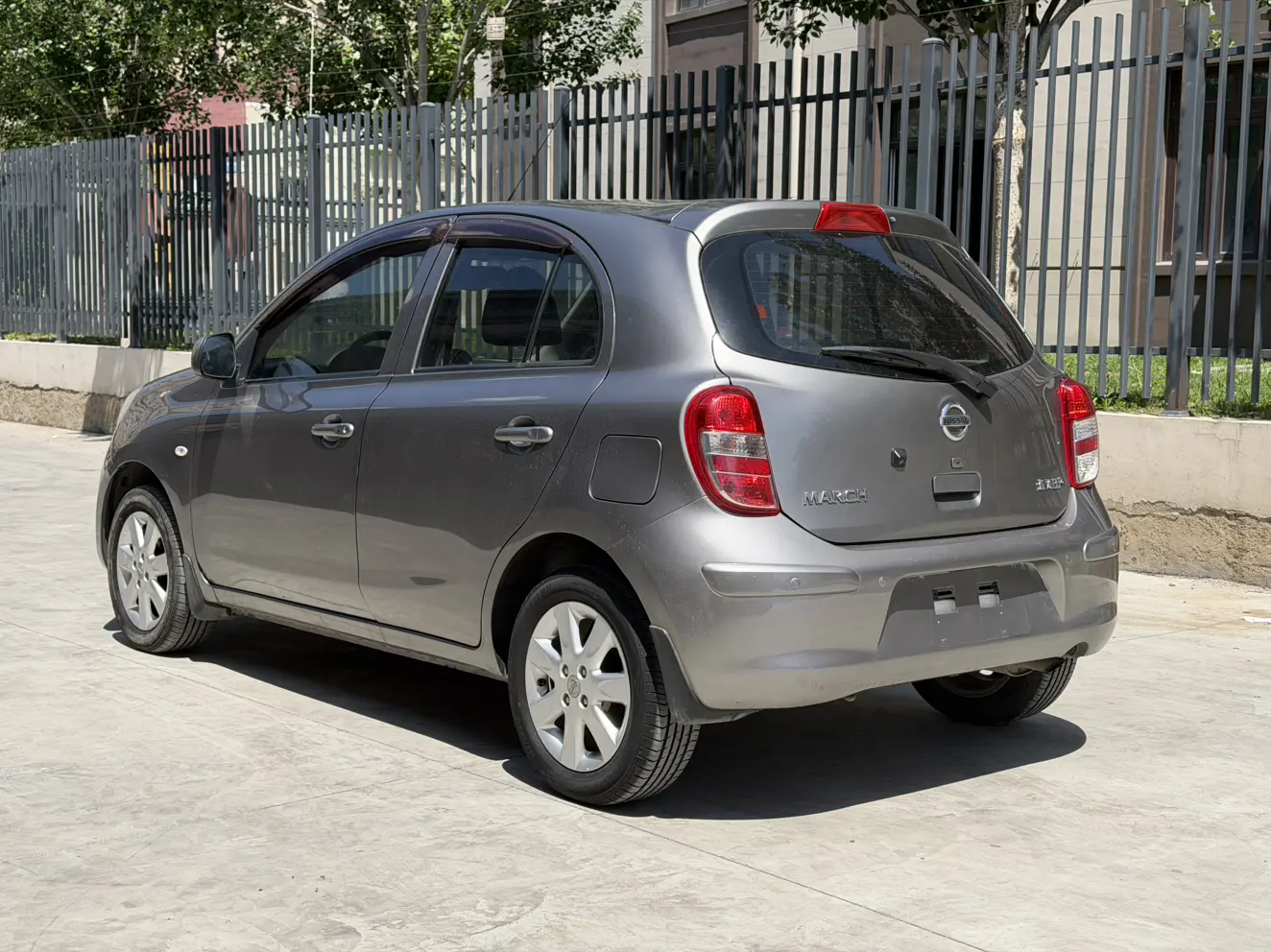 Nissan March