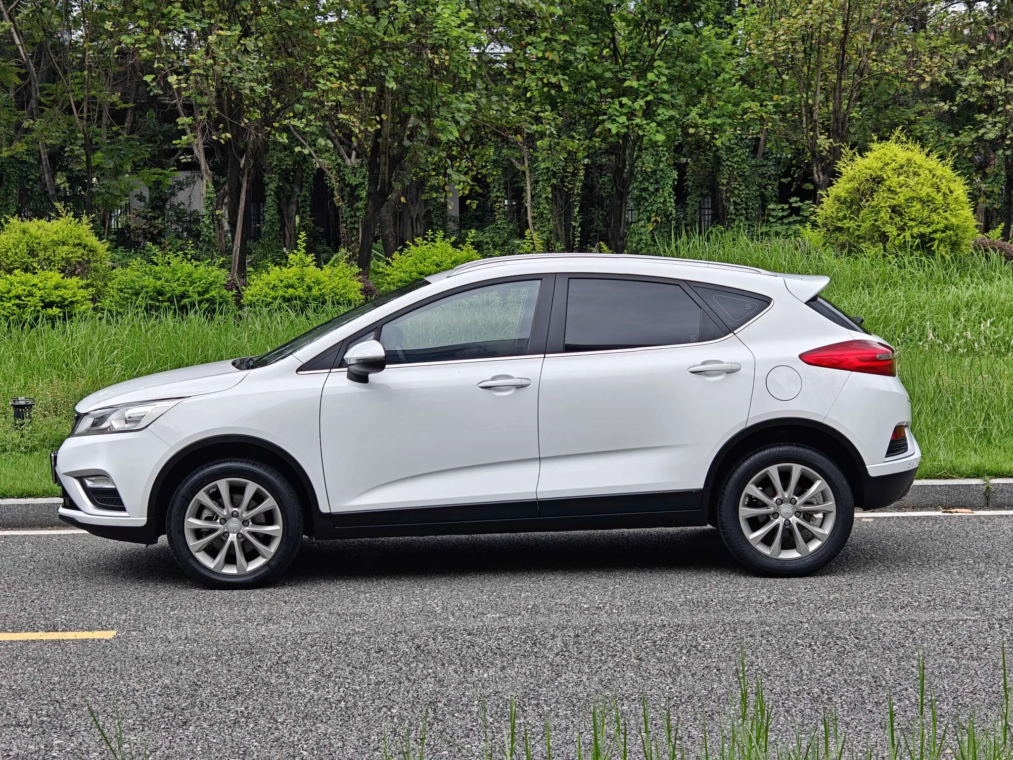 Geely Emgrand GS