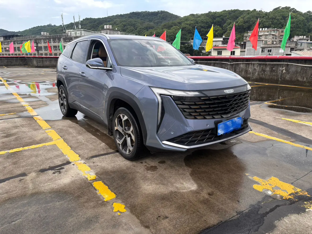 Geely Atlas L