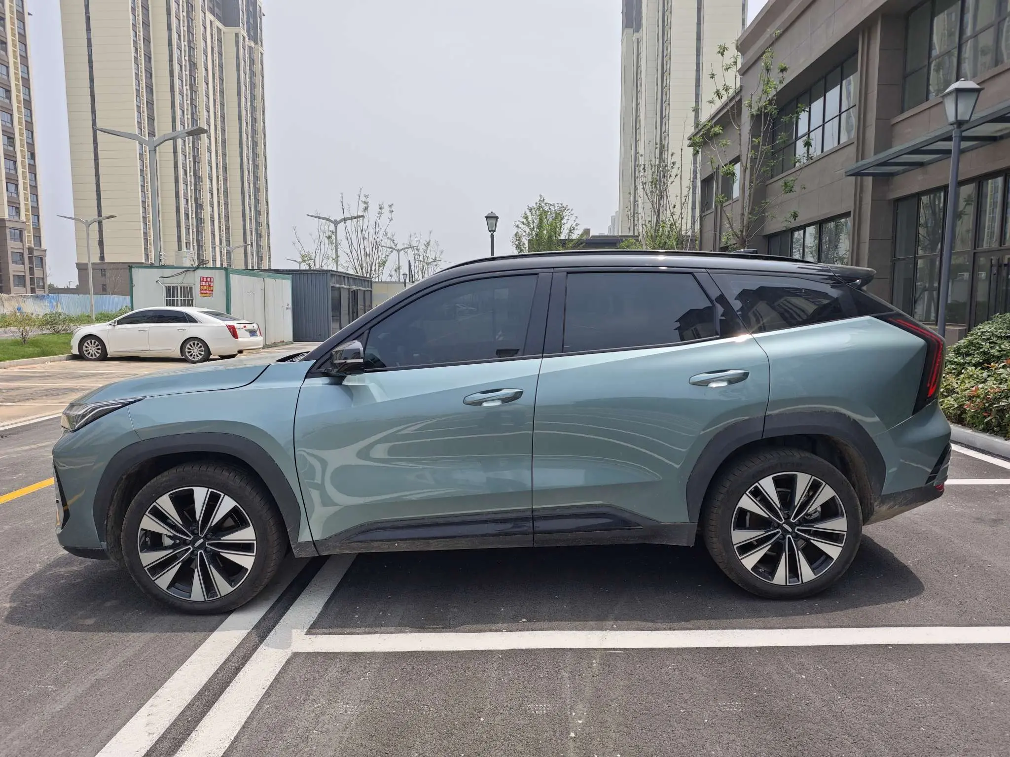 Geely Atlas L