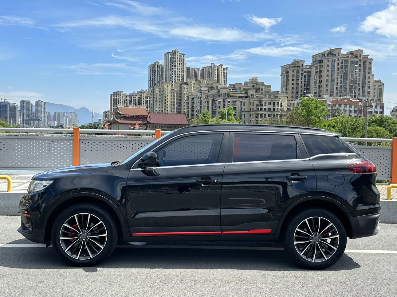 Geely Atlas