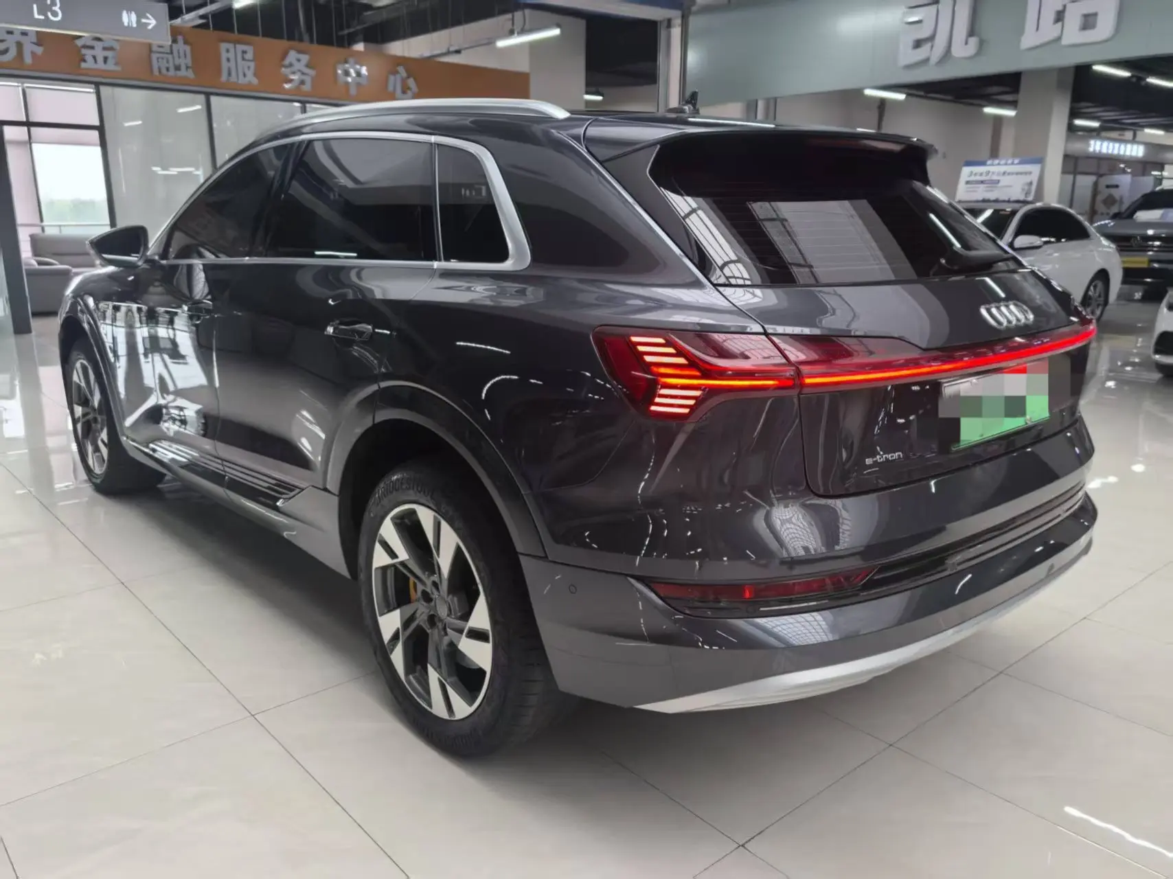 Audi e-tron