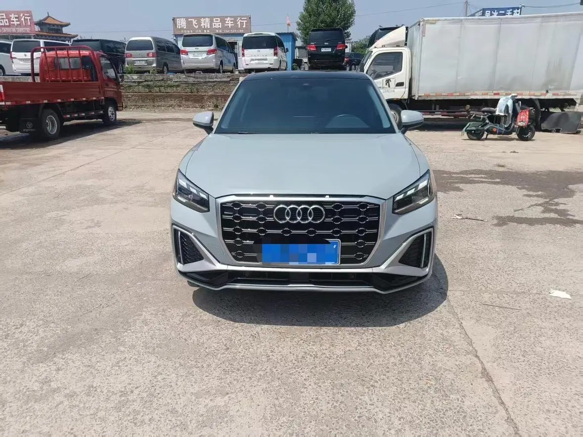 Audi Q2L
