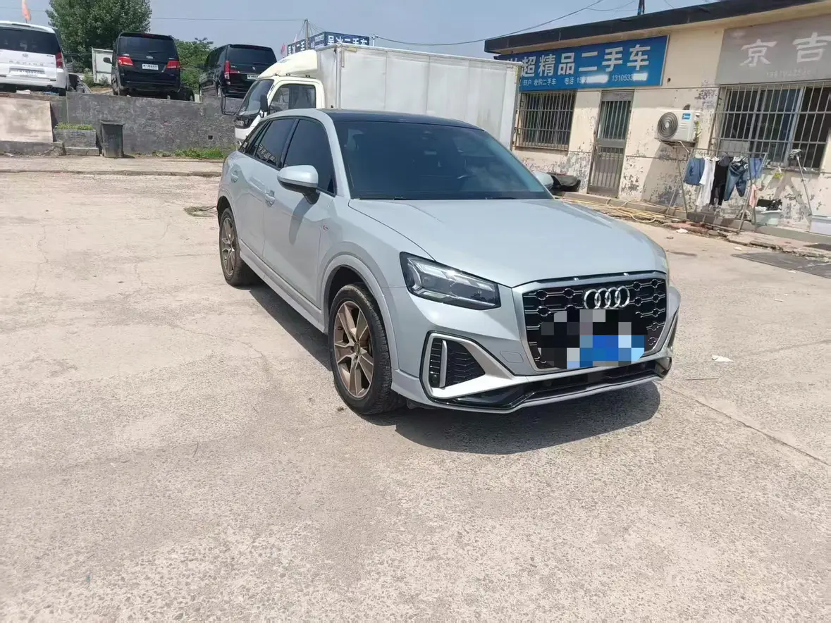 Audi Q2L